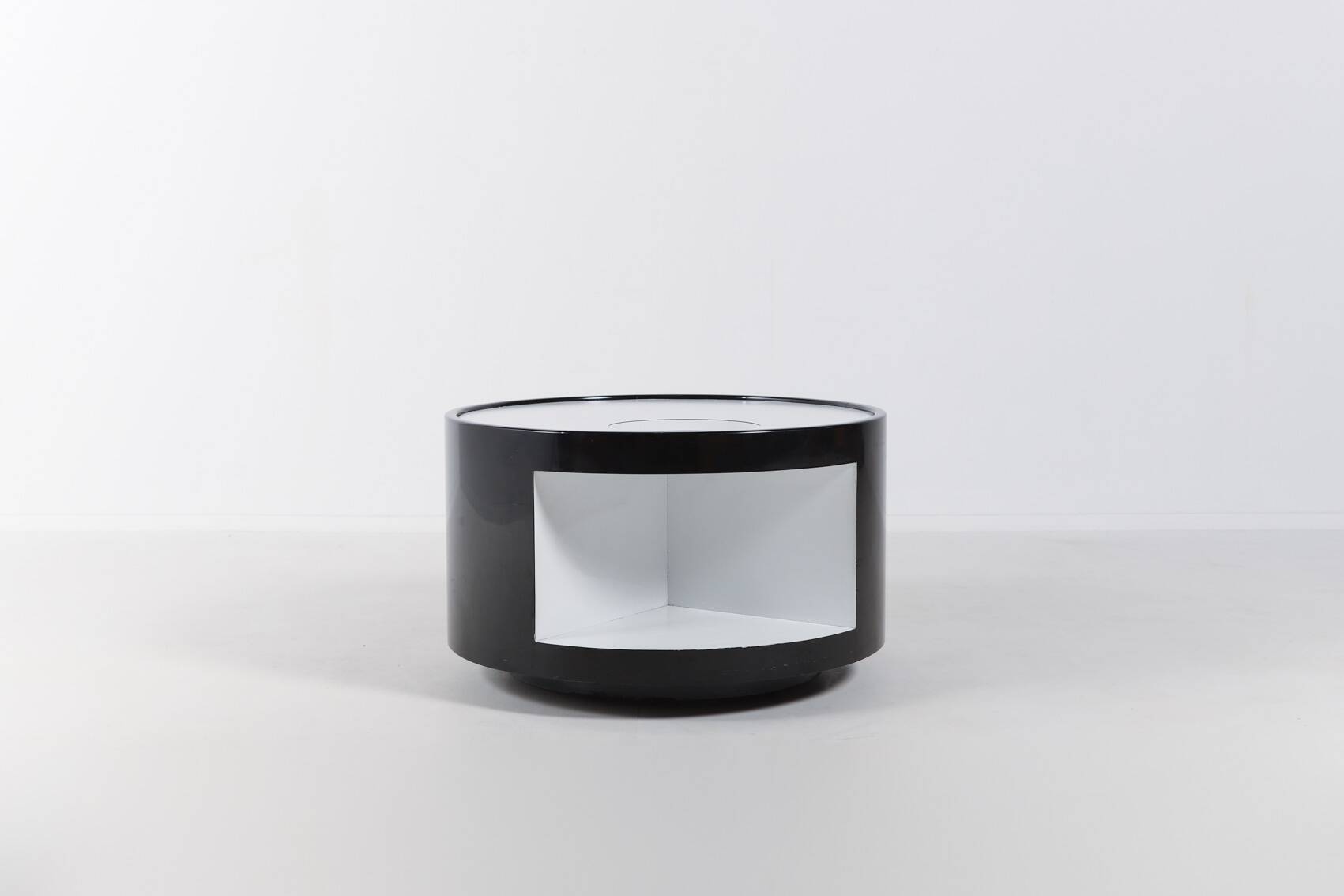 Impressive Vintage Italian coffee table – drinks storage table, 1980’s