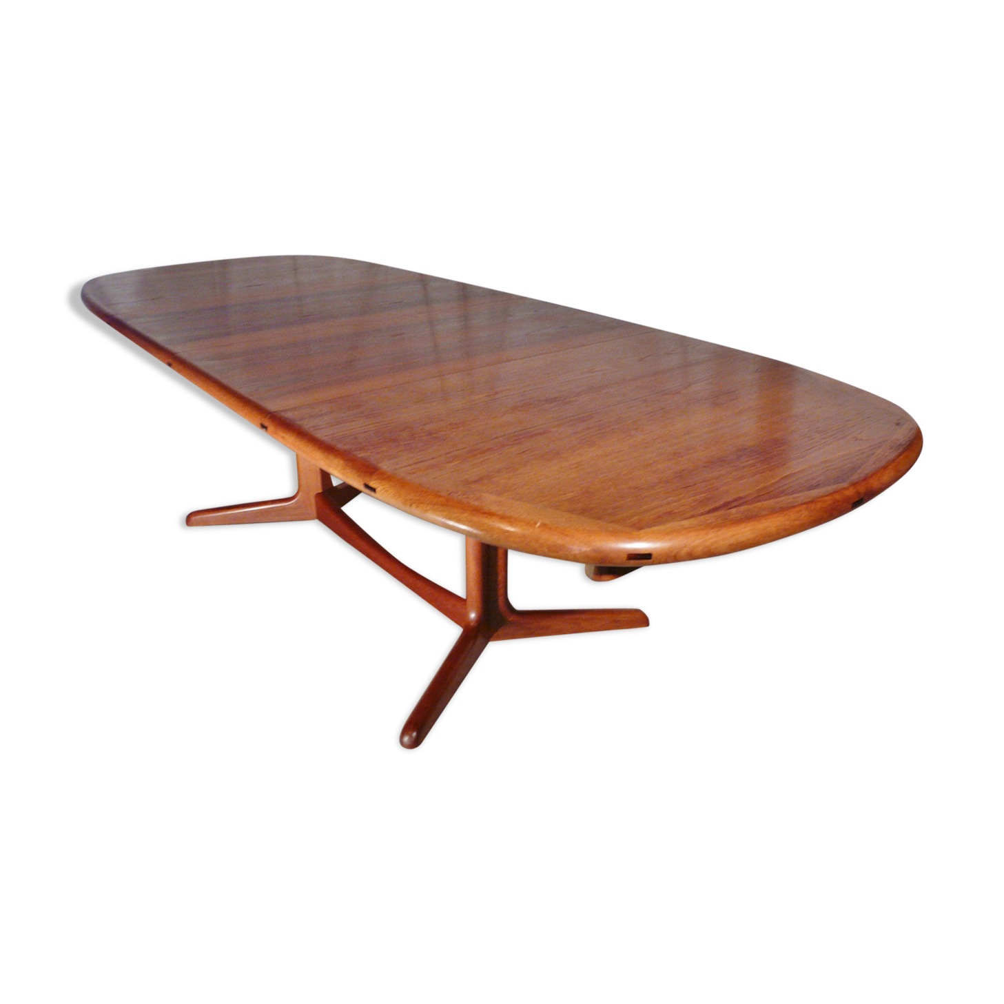 Scandinavian expandable table in Laurits M Larsen teak