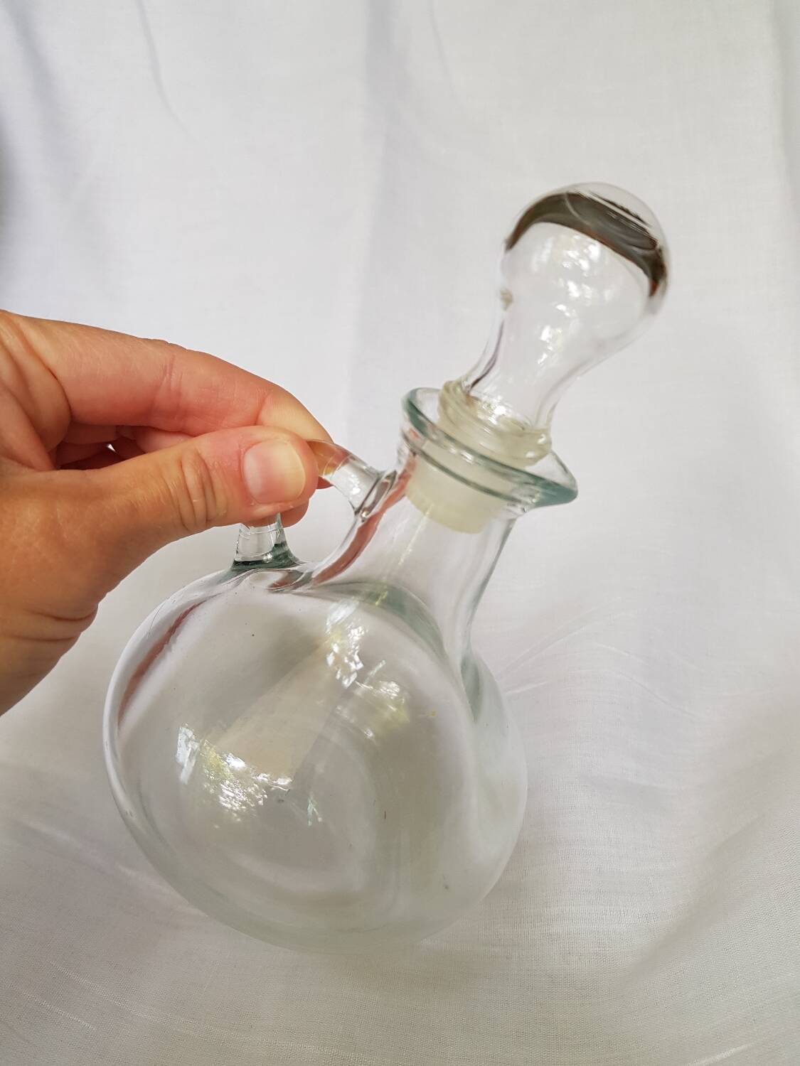 Bouteille d'huile en verre vintage