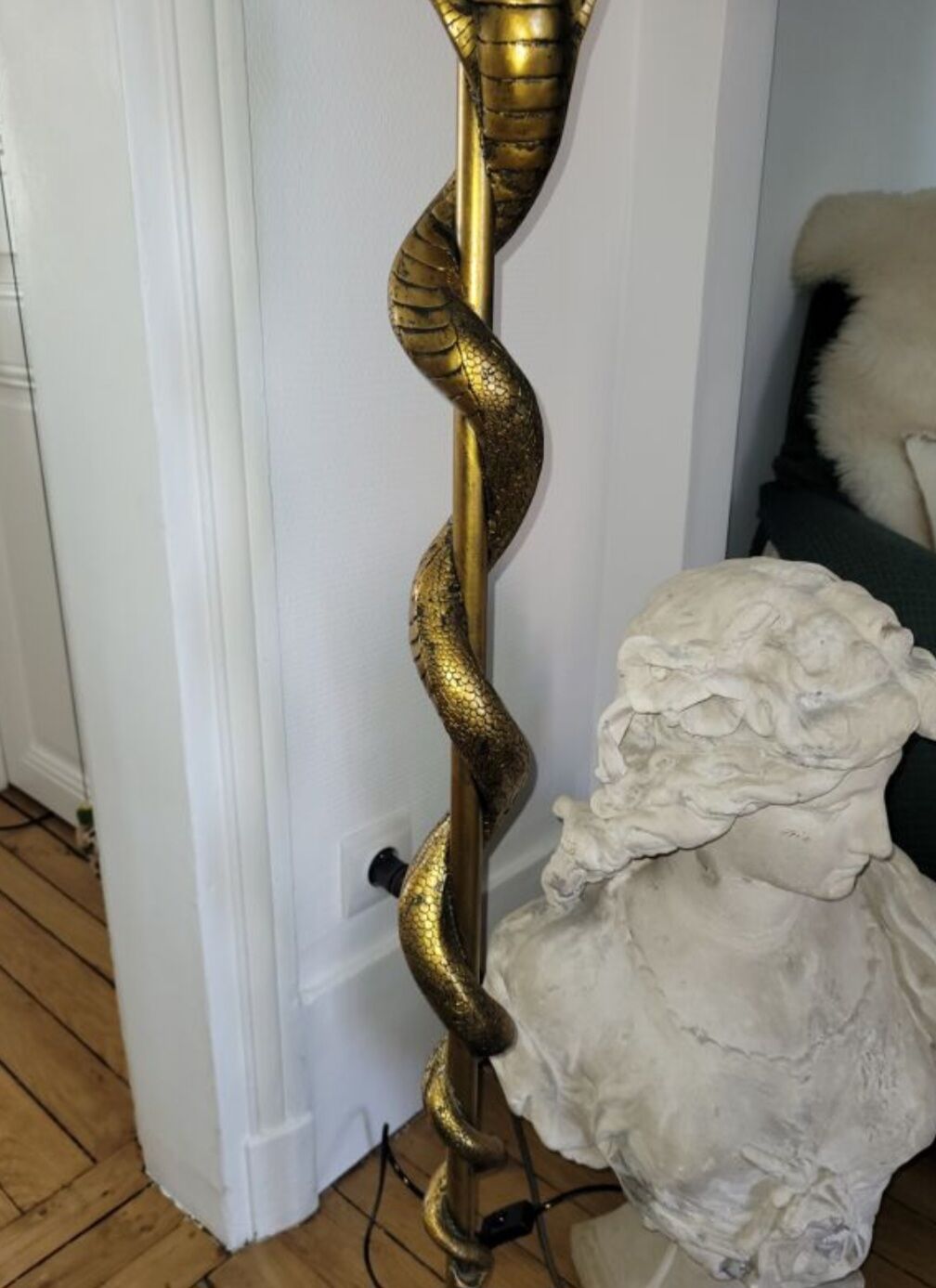 Snake floor lamp