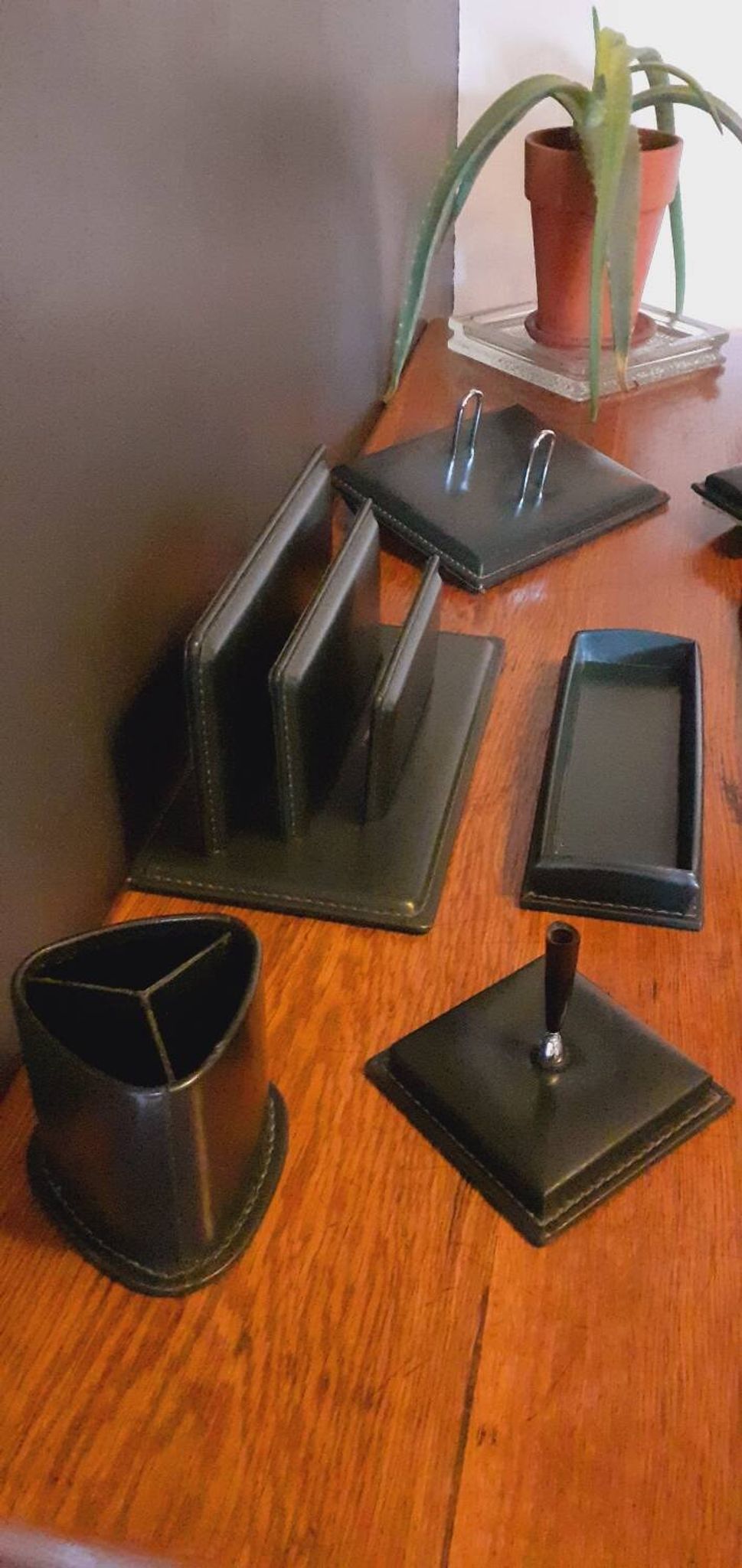 Vintage 7 Piece Office Set from the 50s in Green Leather "Le Tanneur".