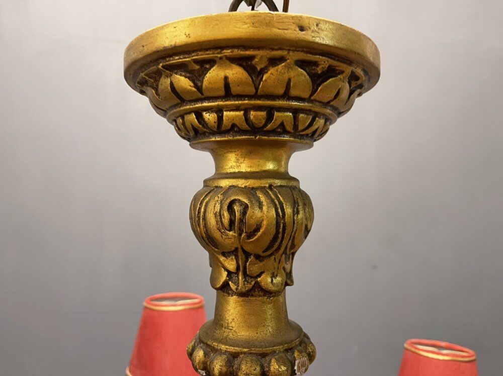 Lustre en bois doré doré