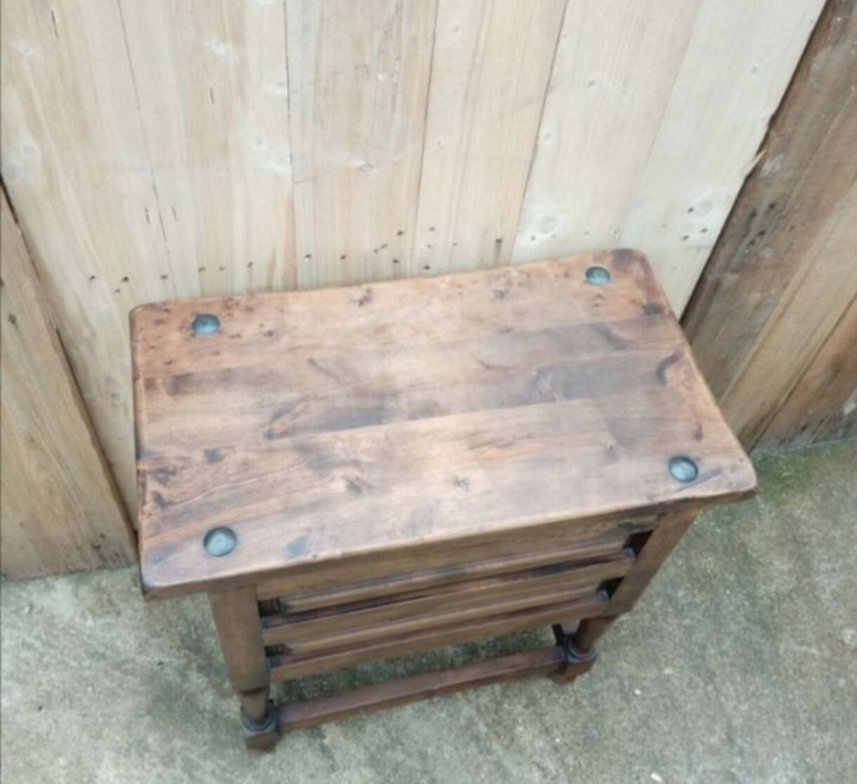 Table de chevet/Meuble d'appoint en bois massif