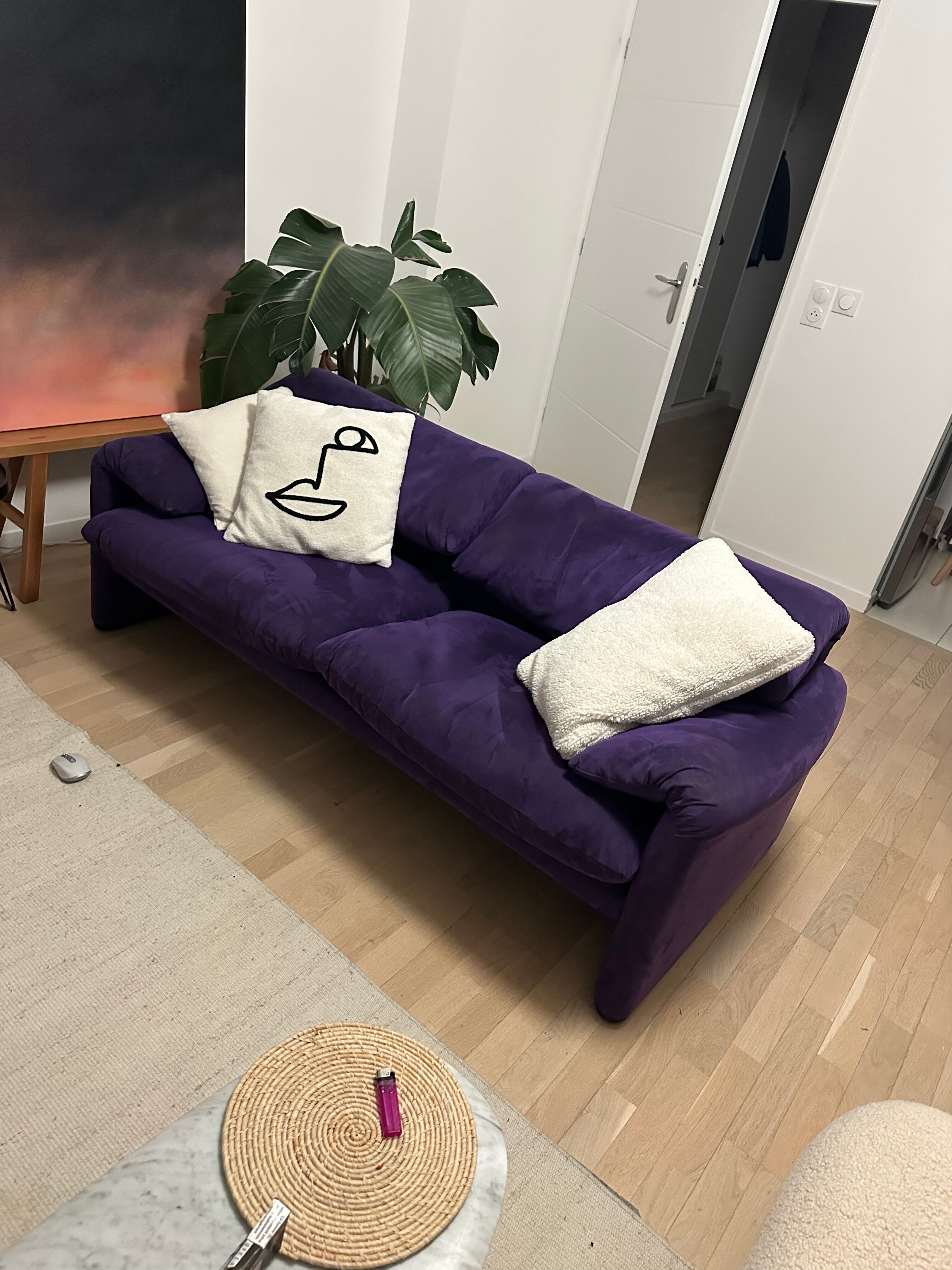 Cassina Maralunga 2 Alcantara purple