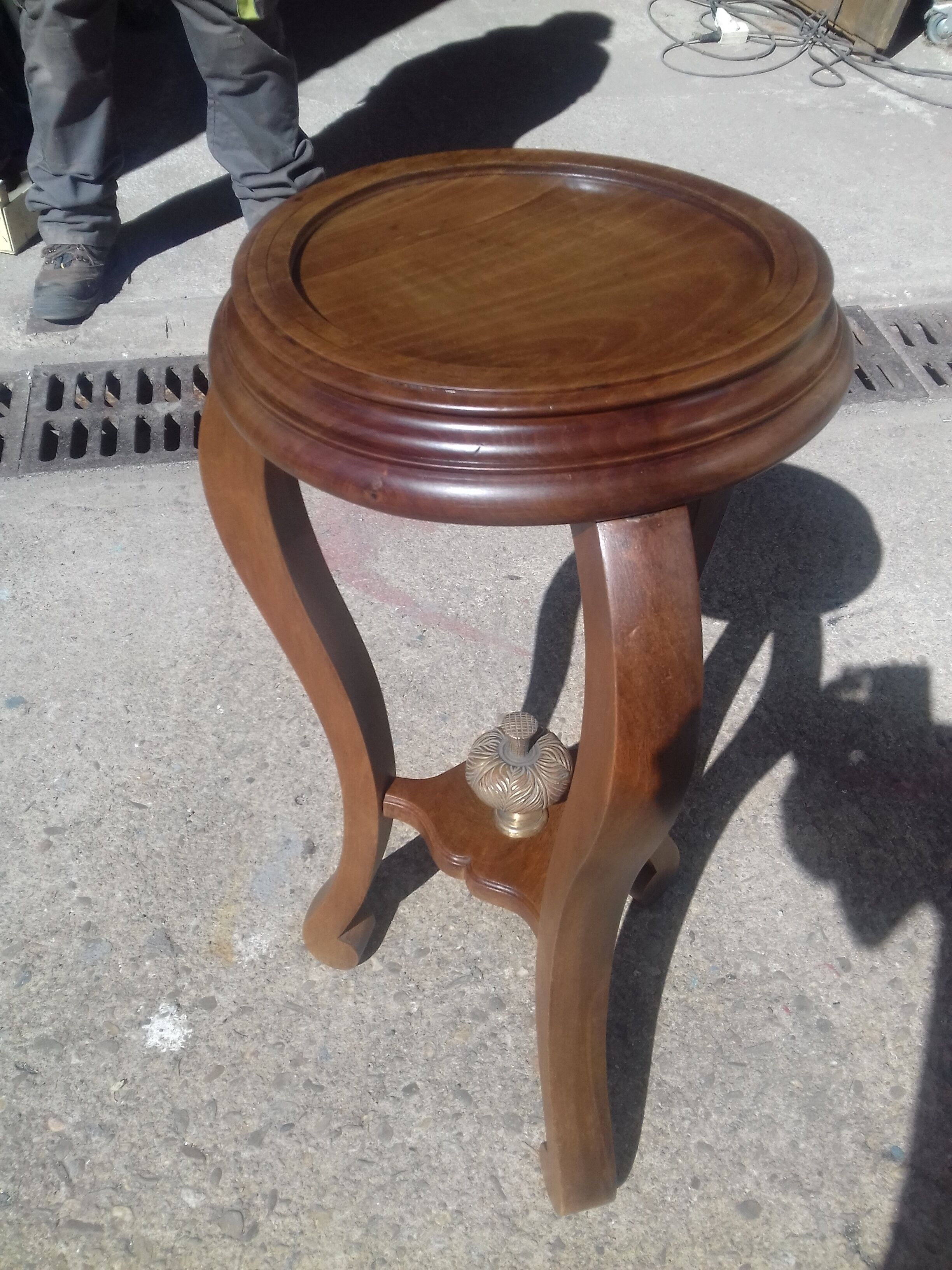 Solid walnut pedestal table with bronze plume, Napoleon III period