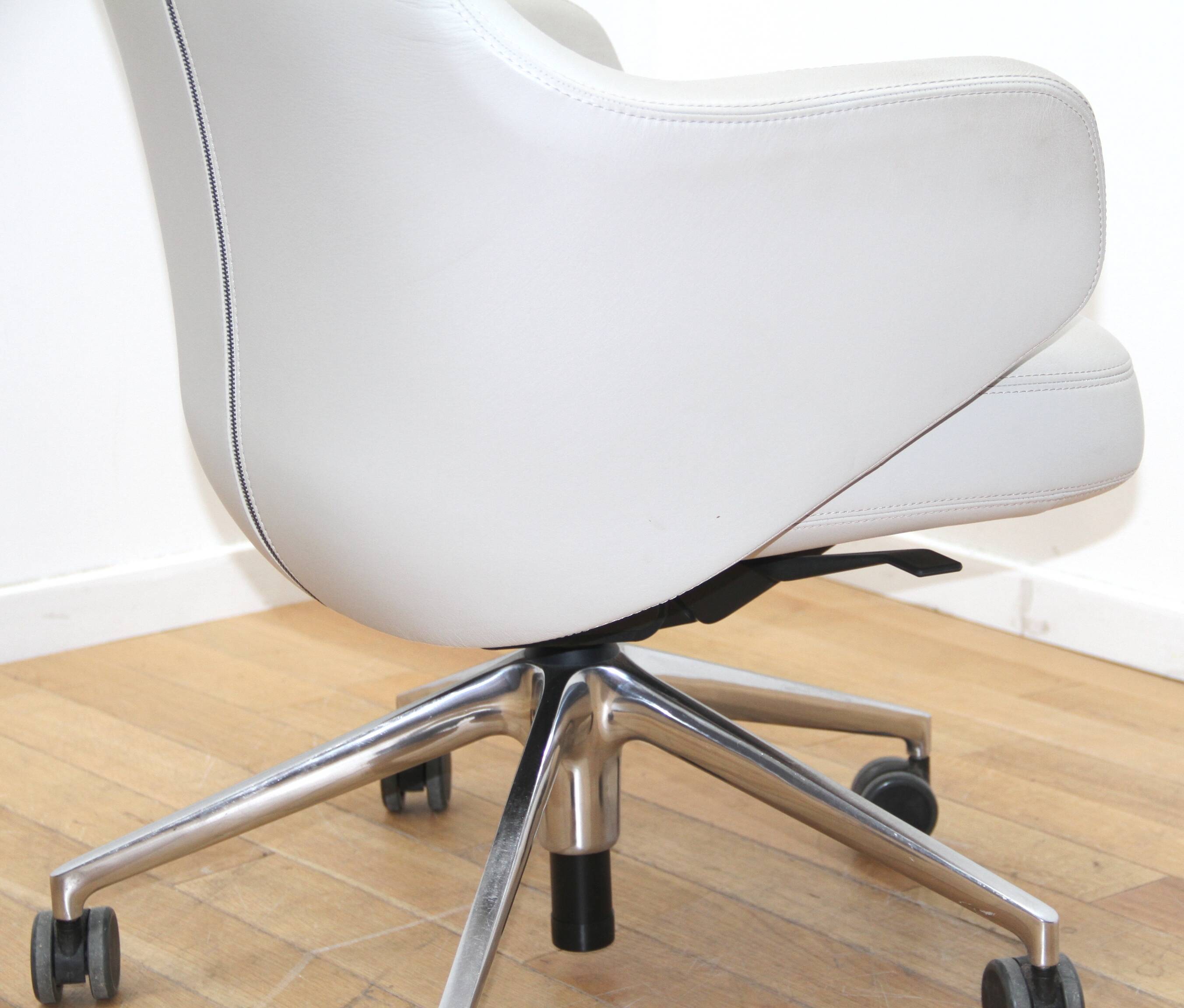 Highback office chair, Vitra