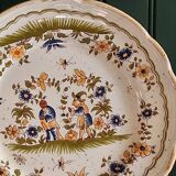 Plate "Reproduction Vieux Moustiers" in very good condition.