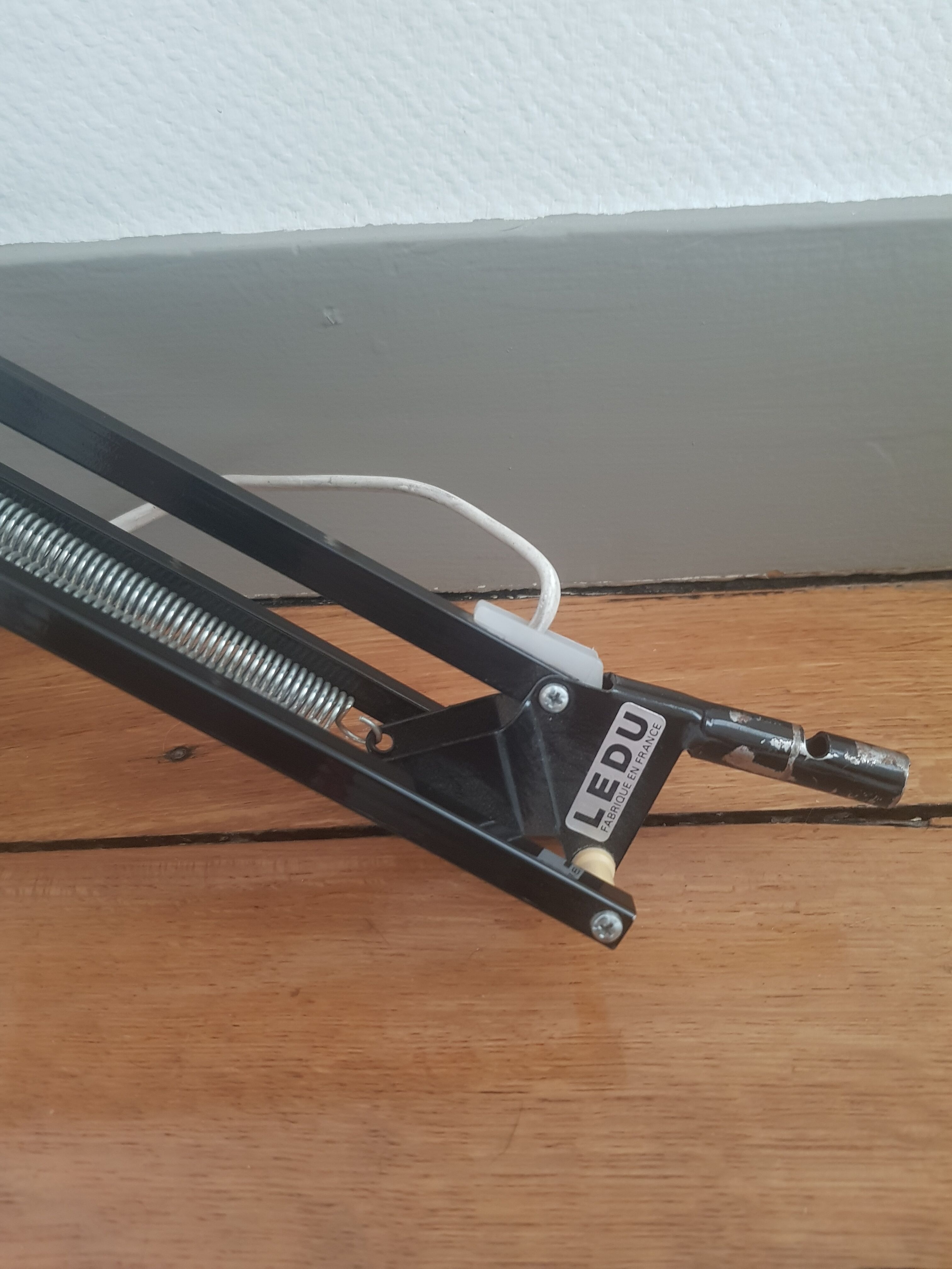 Ledu articulated lamp