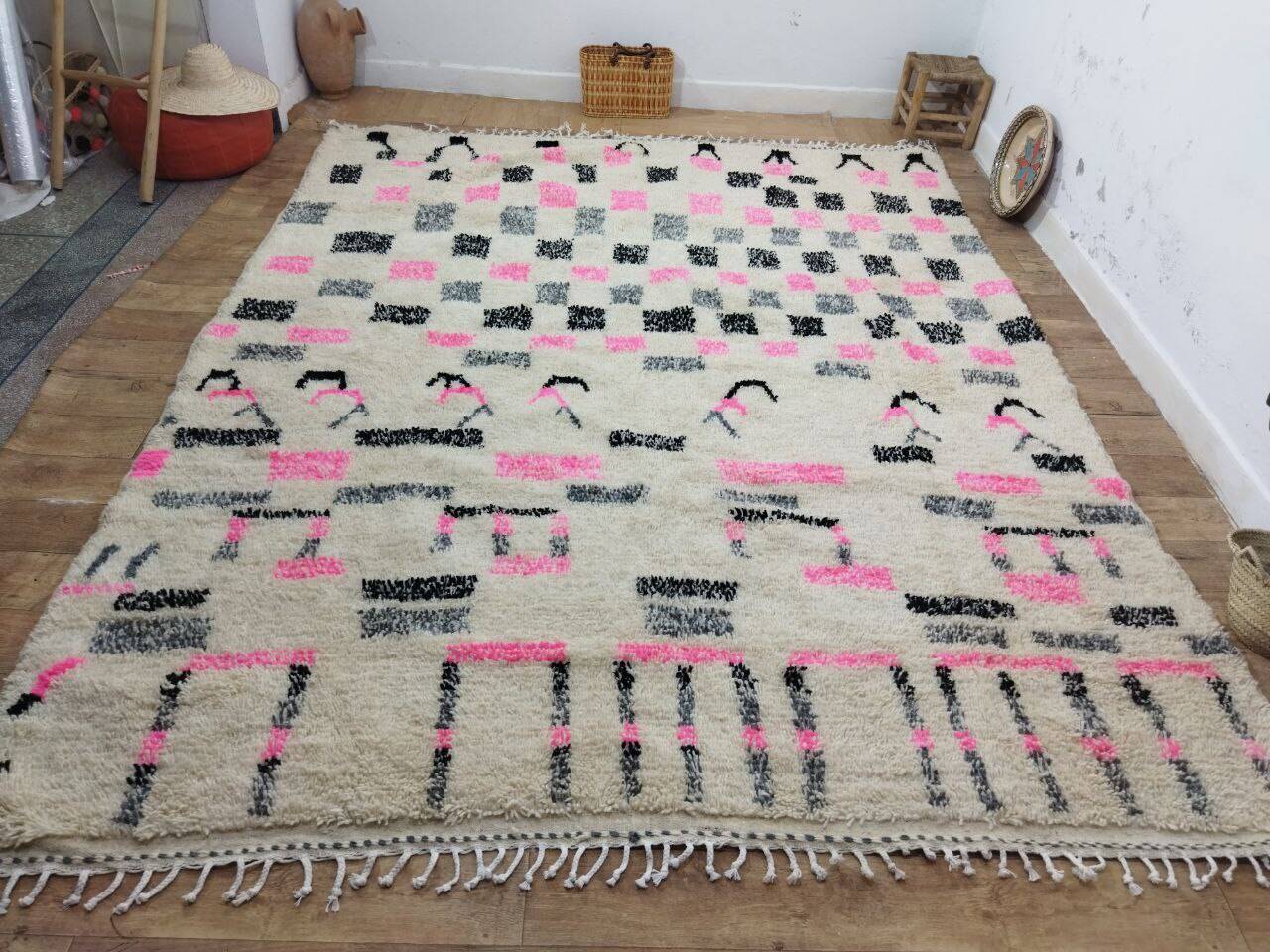 Azilal Berber rug in handmade wool 326 X 250 CM