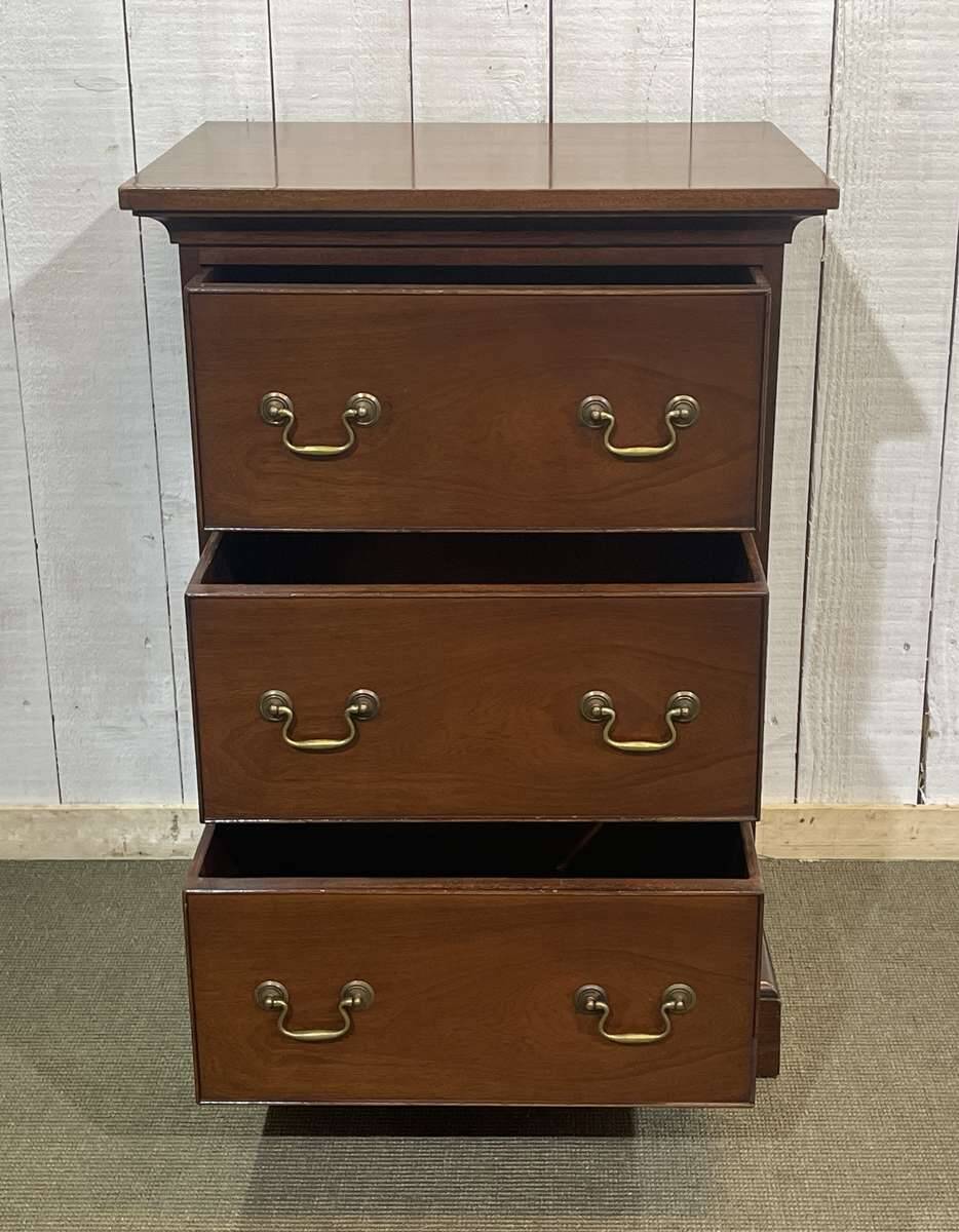 English mahogany chest of drawers from the 1950s.