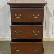 Chiffonnier anglais en acajou des années 1950