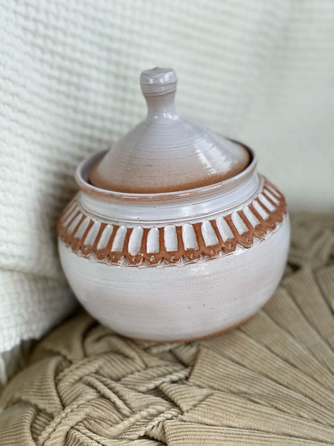 Glazed stoneware bonbonnière