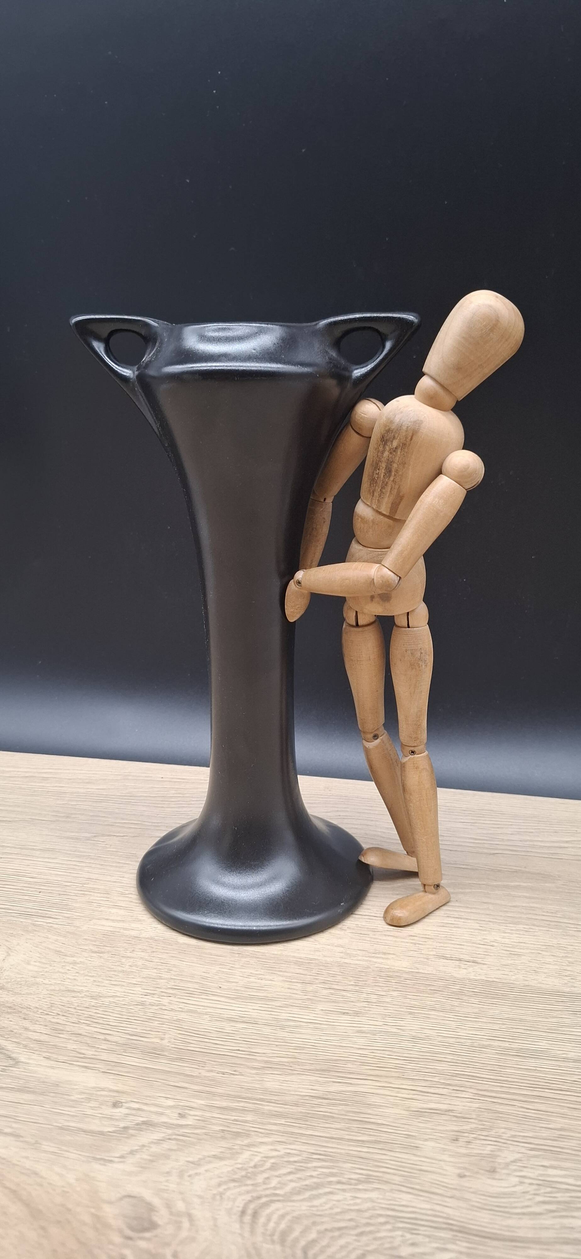 Black ceramic vase 1696