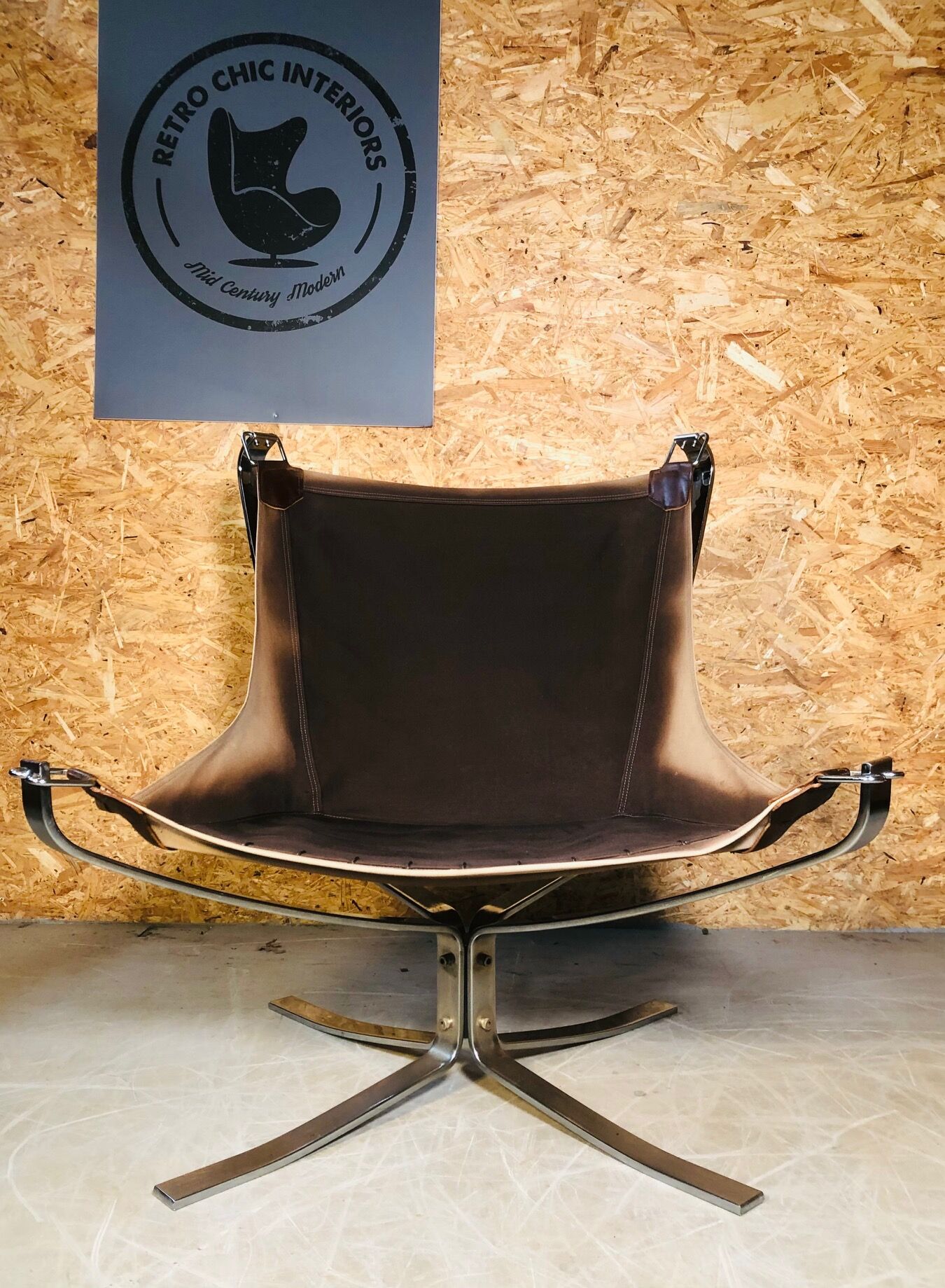 Vintage retro sigurd resell leather  &  chrome falcon chair