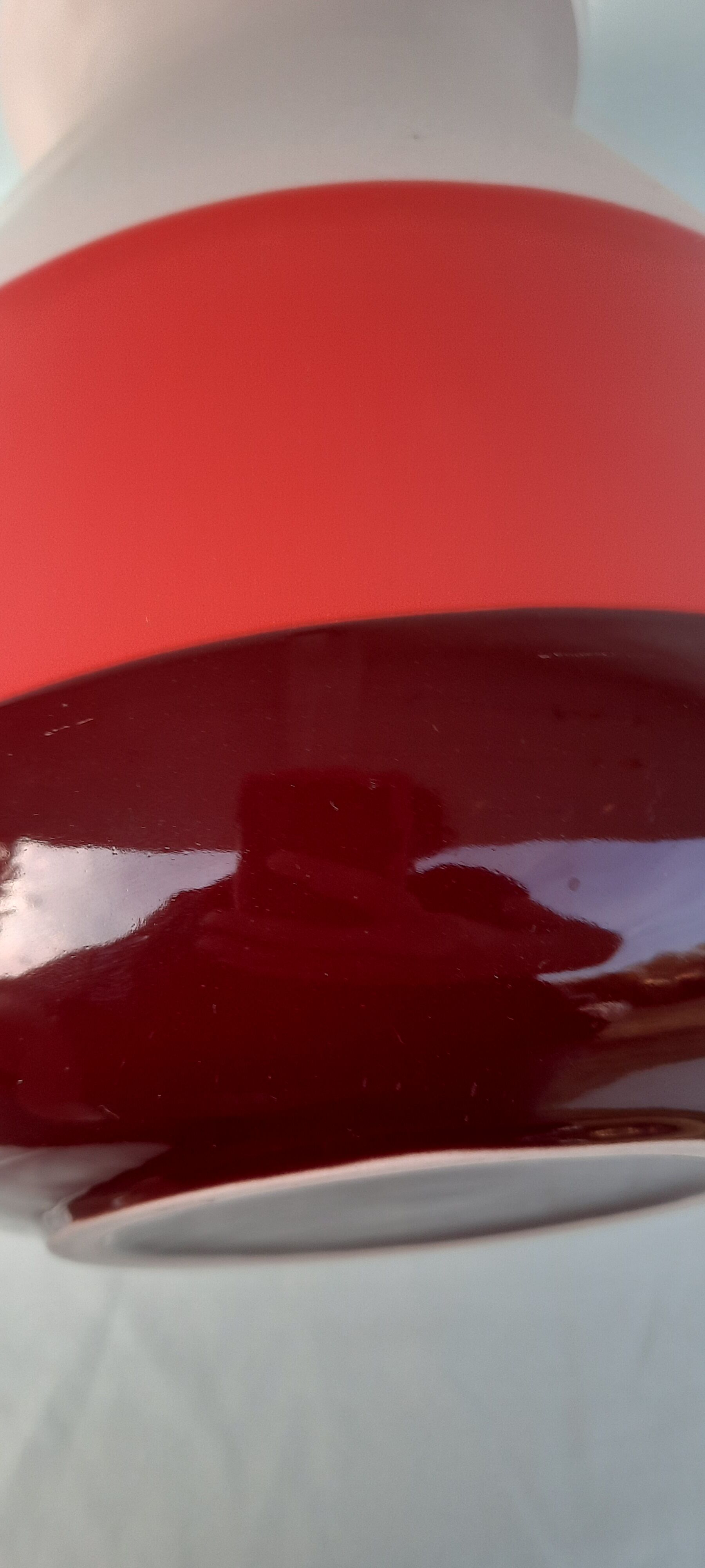 Vase and its saucer design Arian Brekveld