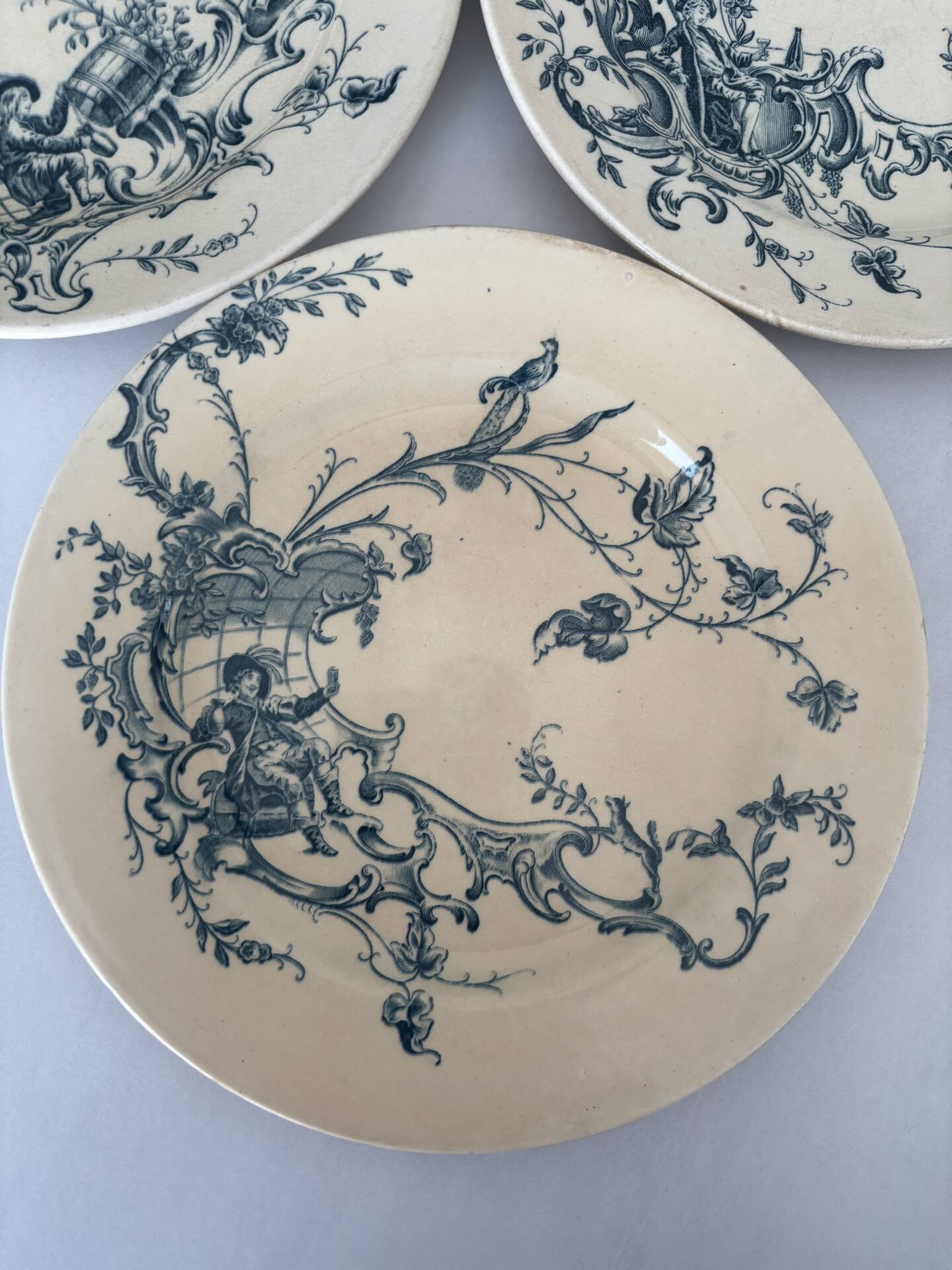 Lot of 3 flat plates, ironstone, Jules Vieillard, model St Buveurs B.