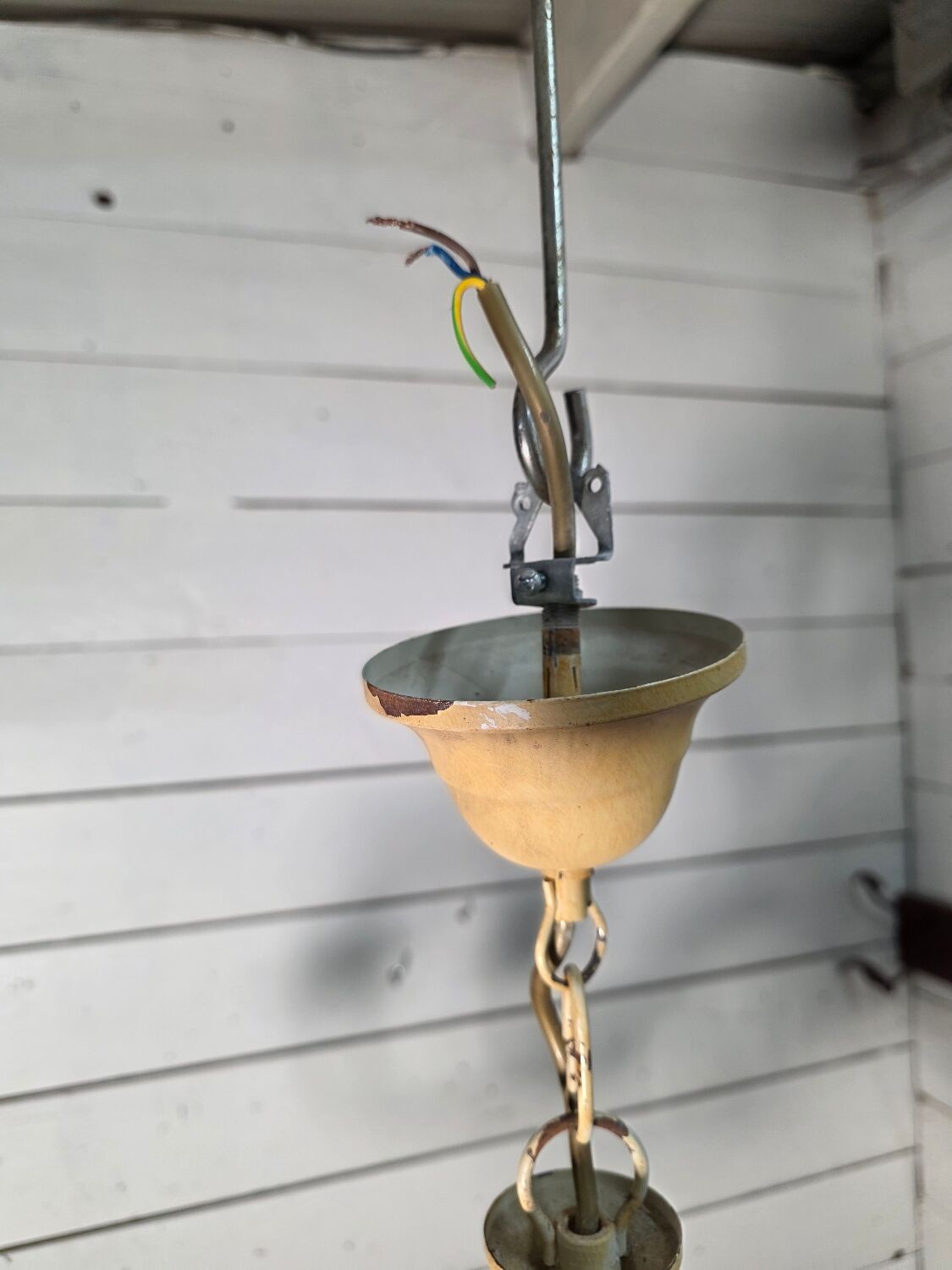 Wrought iron chandelier in Florentine style from the 1970s.