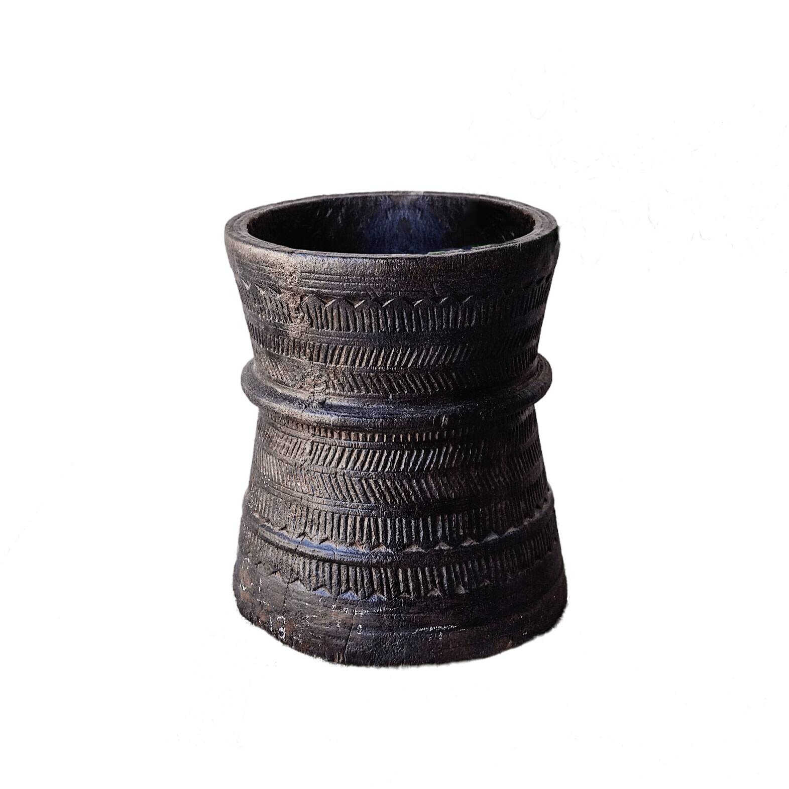 Chokha - Pot gravé en bois n°1