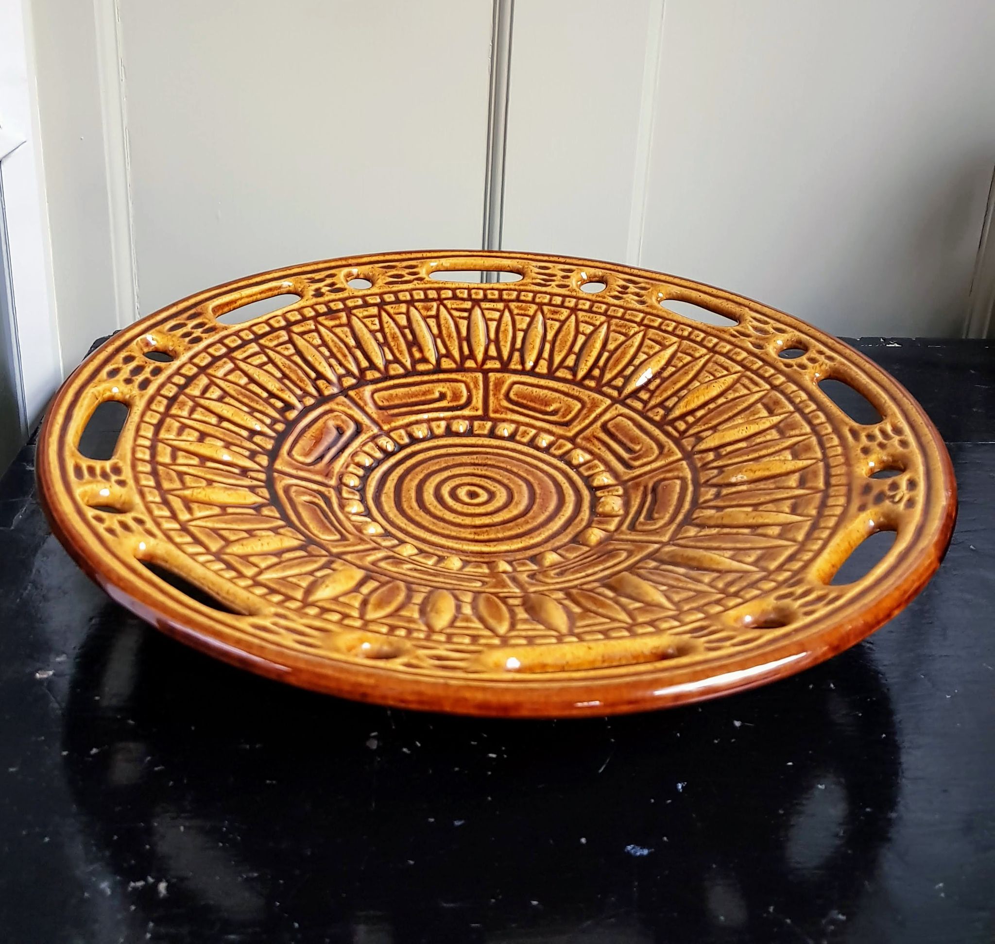 Large Mid-Century Modern French Ceramic Sunflower Plate - 1950s-1960s - Grottes de Dieulefit