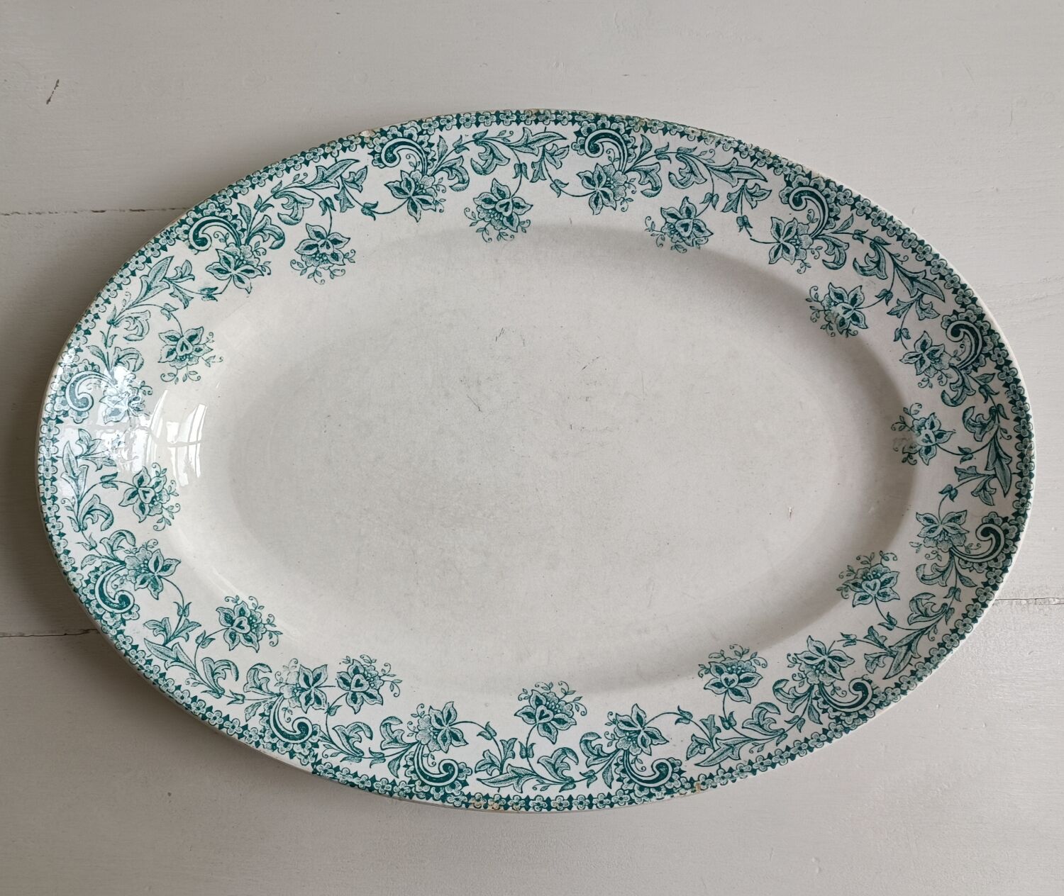 Oval iron earth dish Saint Amand