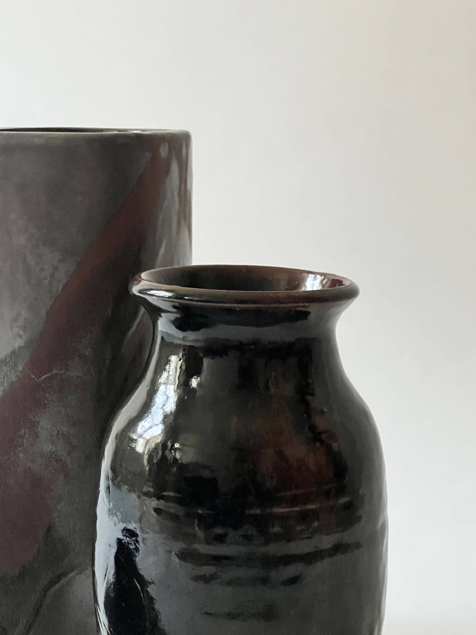 Grand vase ovoïde vers 1950 en céramique émaillée tenmoku