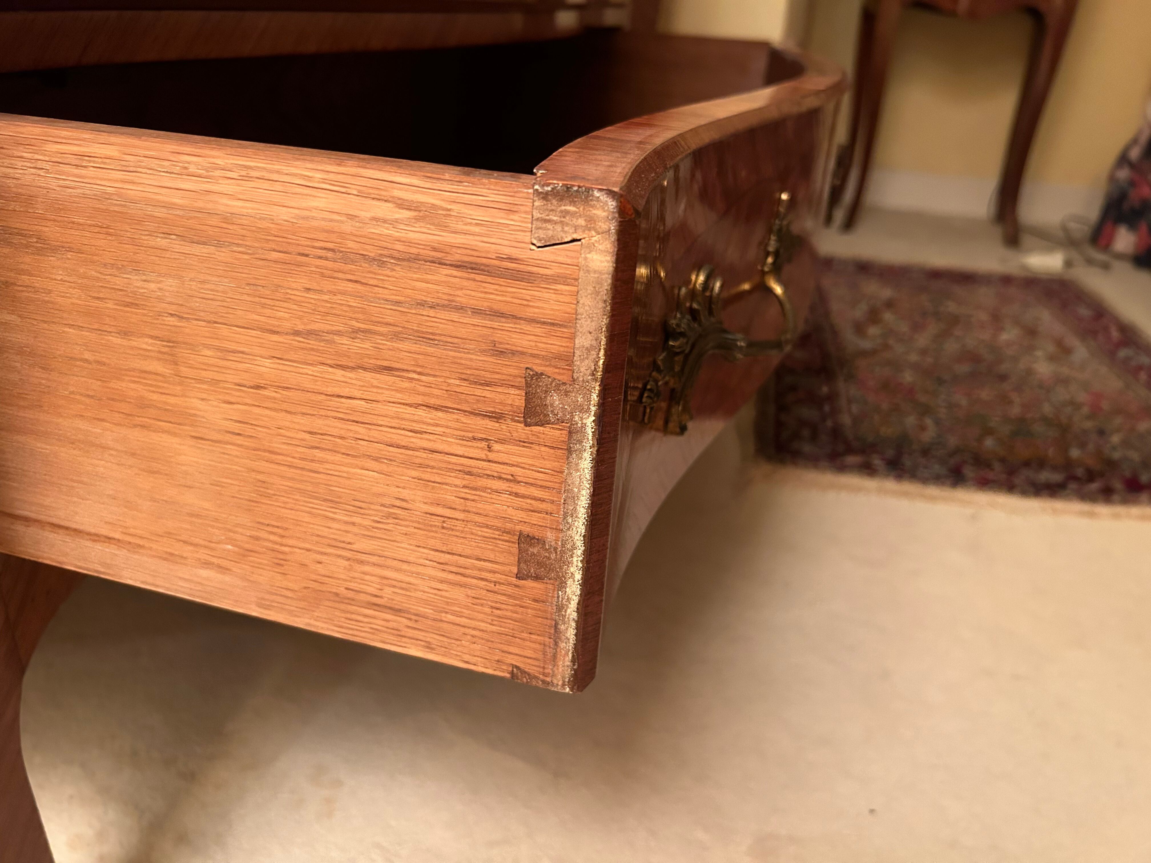 Commode bois de rose style Louis XV