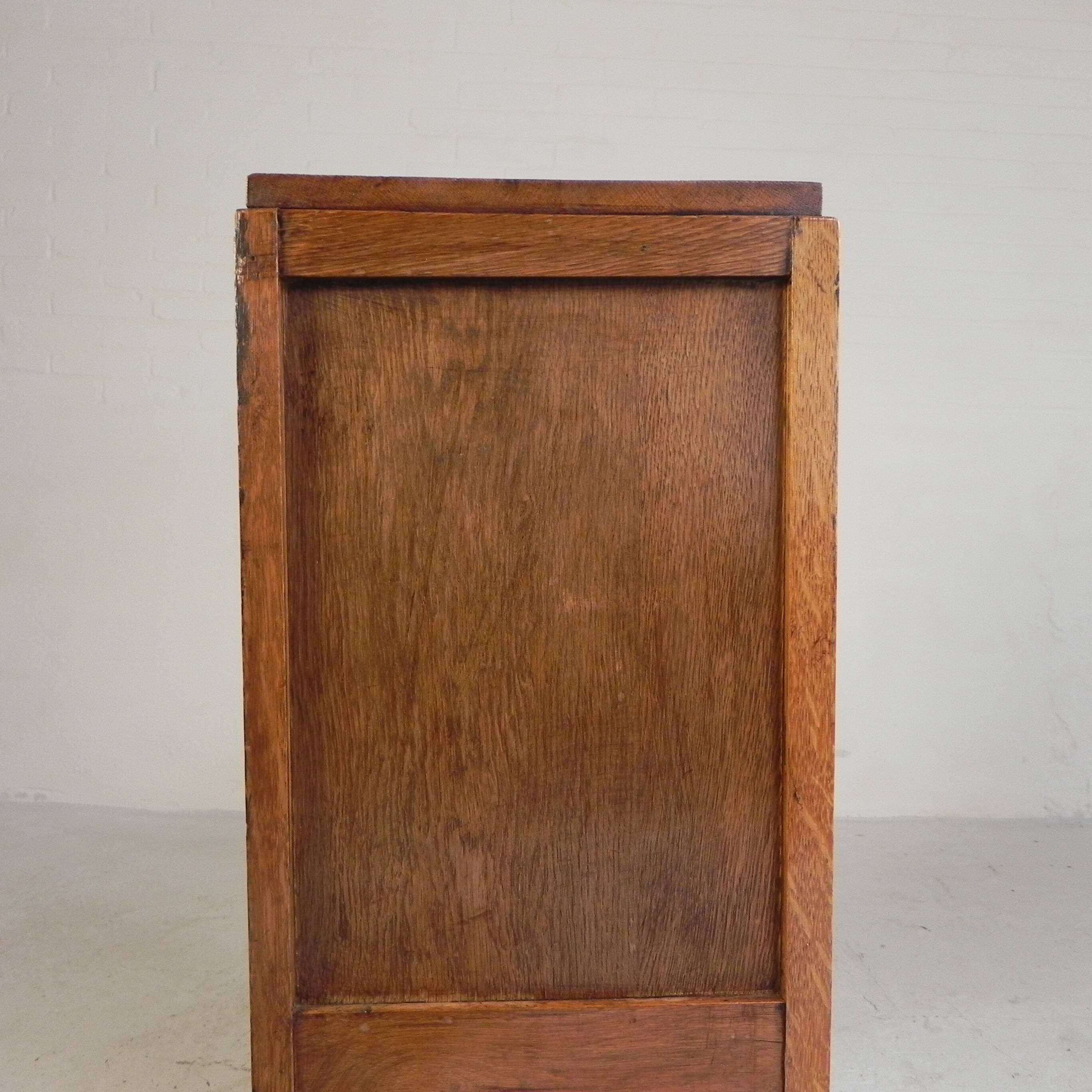 Petit meuble vitrine avec 2 portes, années 1930