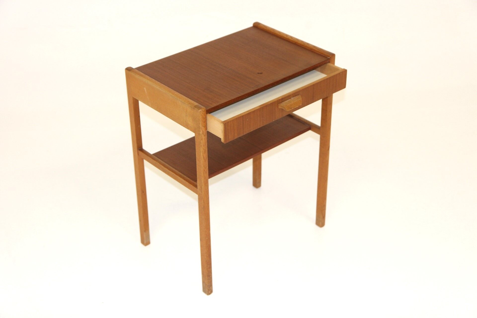 Table de chevet en teck, Suède, 1960