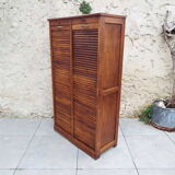 Double curtain cabinet