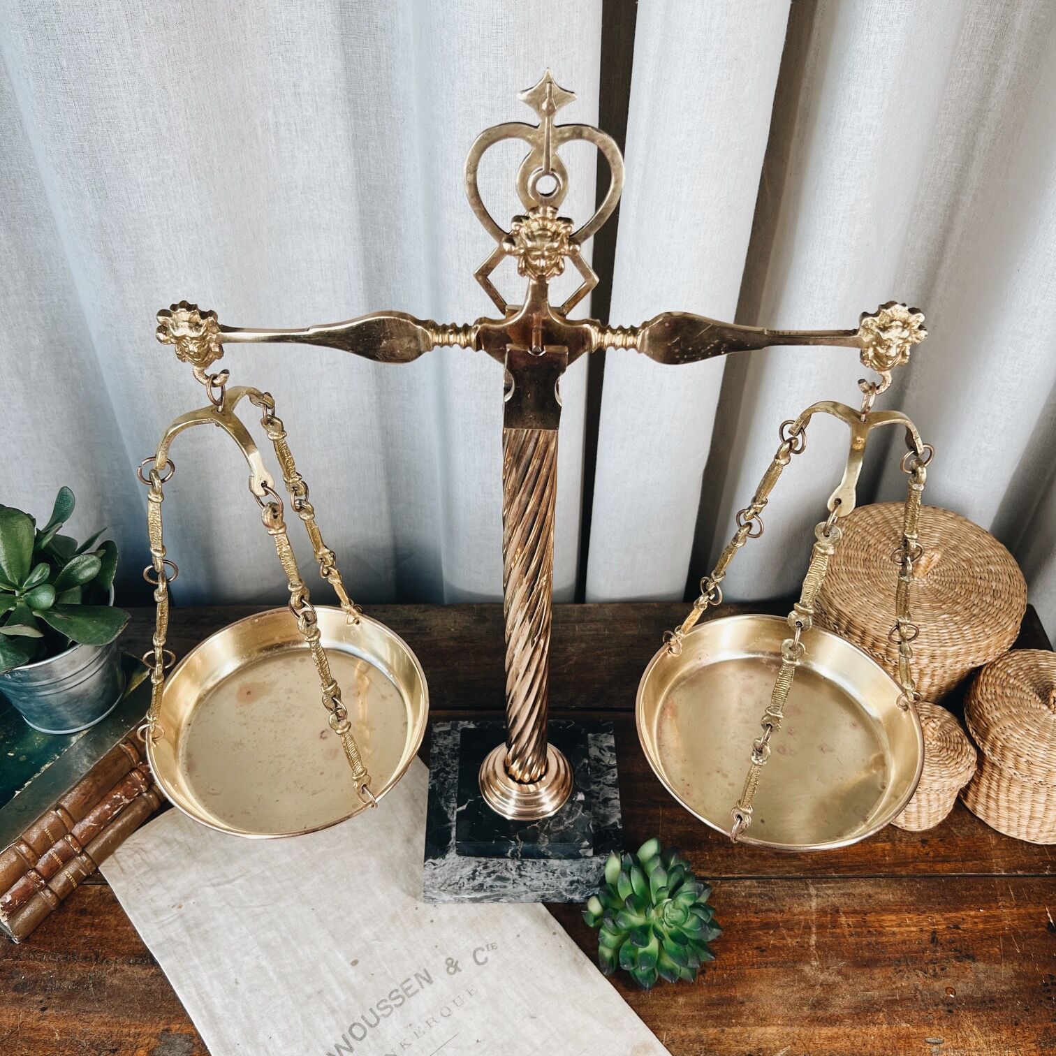 Empire style apothecary scale