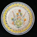 Plate in Faience HR QUIMPER hand-painted floral decoration
