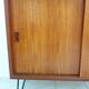 Buffet avec des portes coulissantes