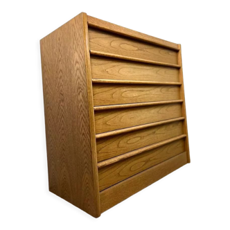 Vintage wooden chest of drawers
