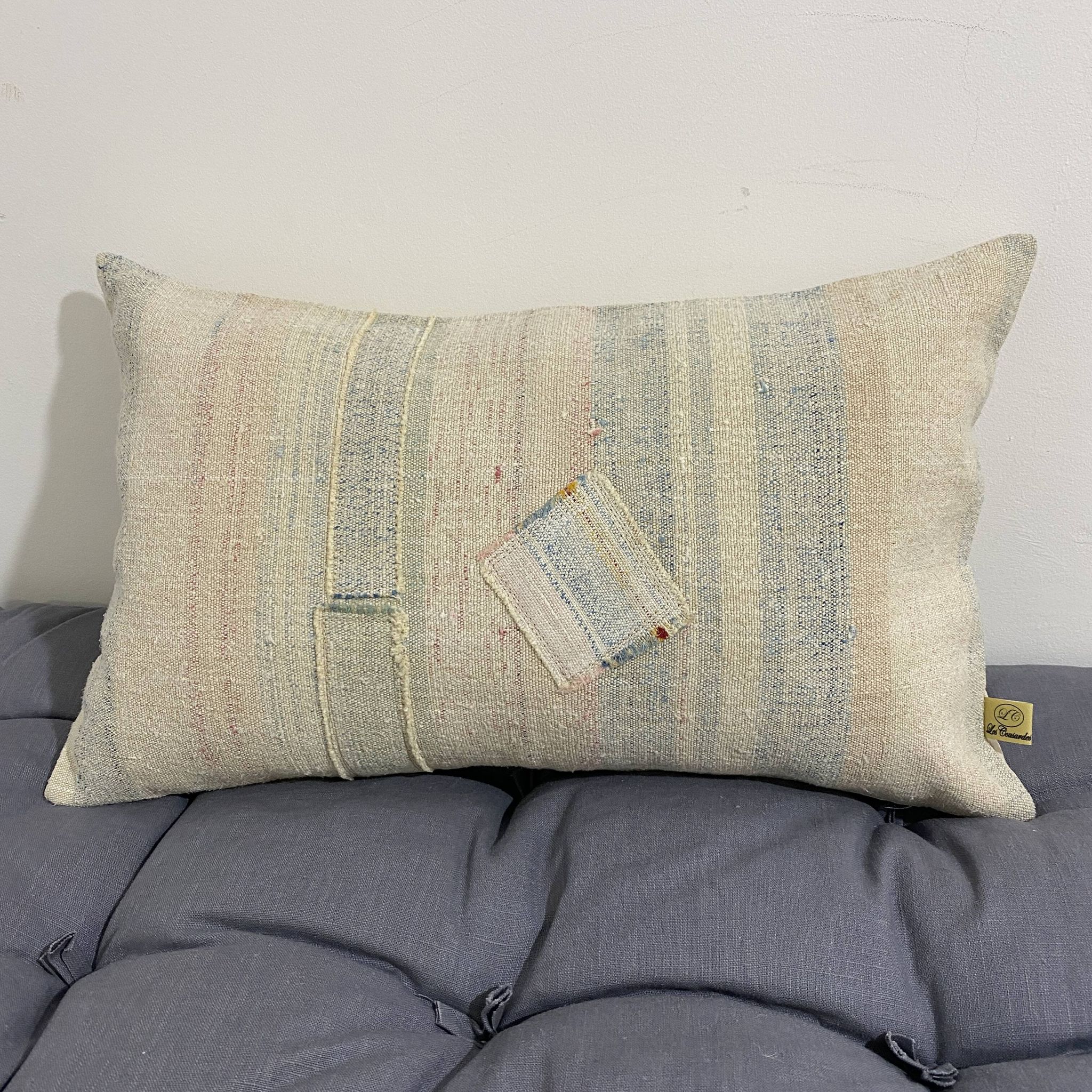 Cushion in vintage canvas Kilim style