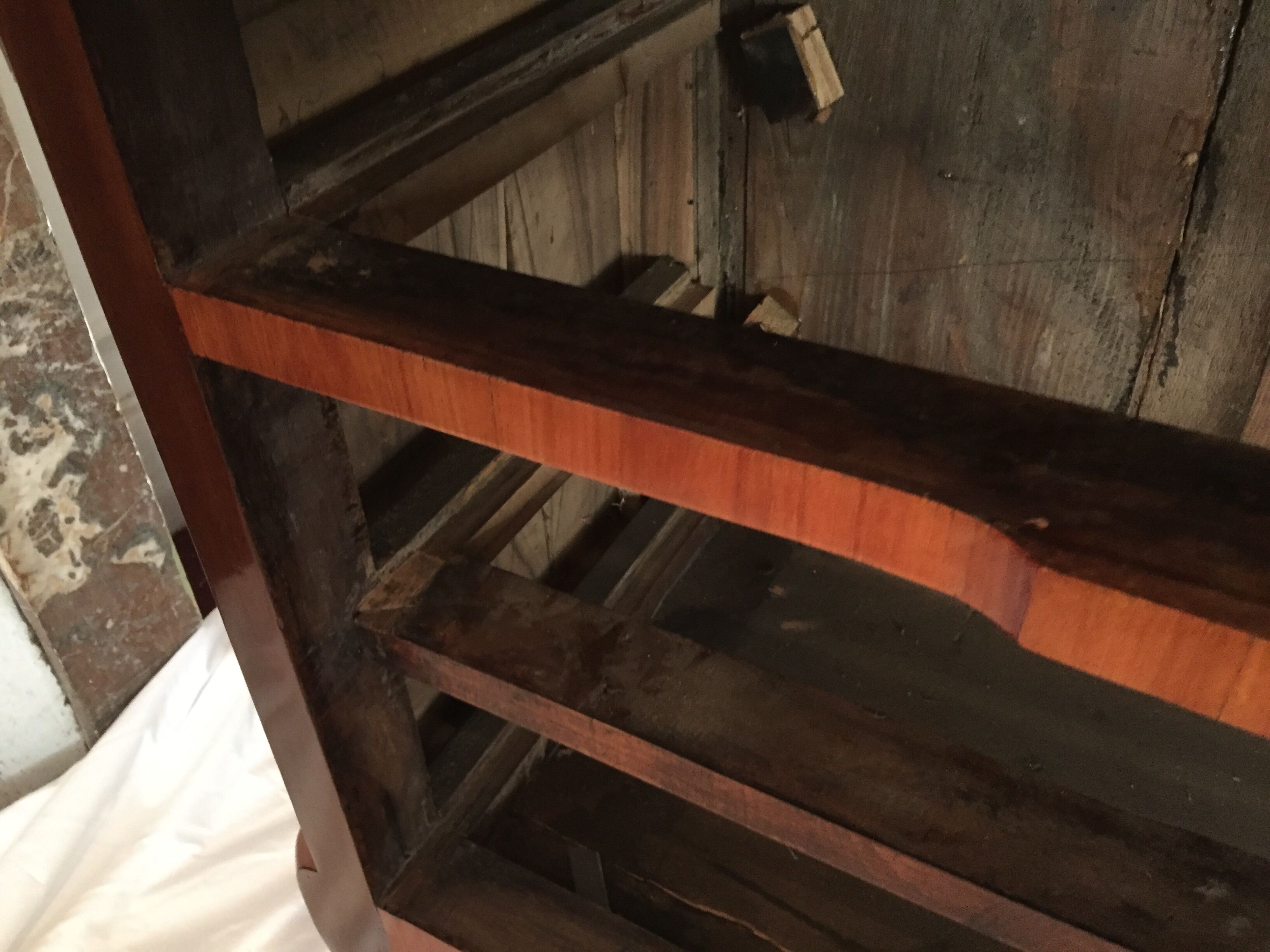 Commode style Louis XVI transition