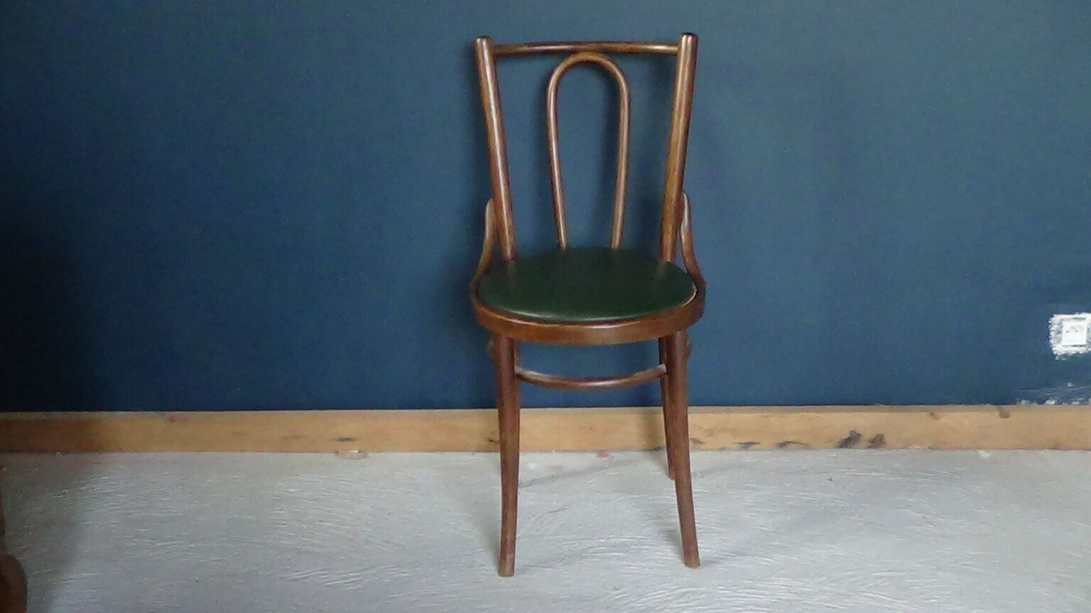 Bistro chair