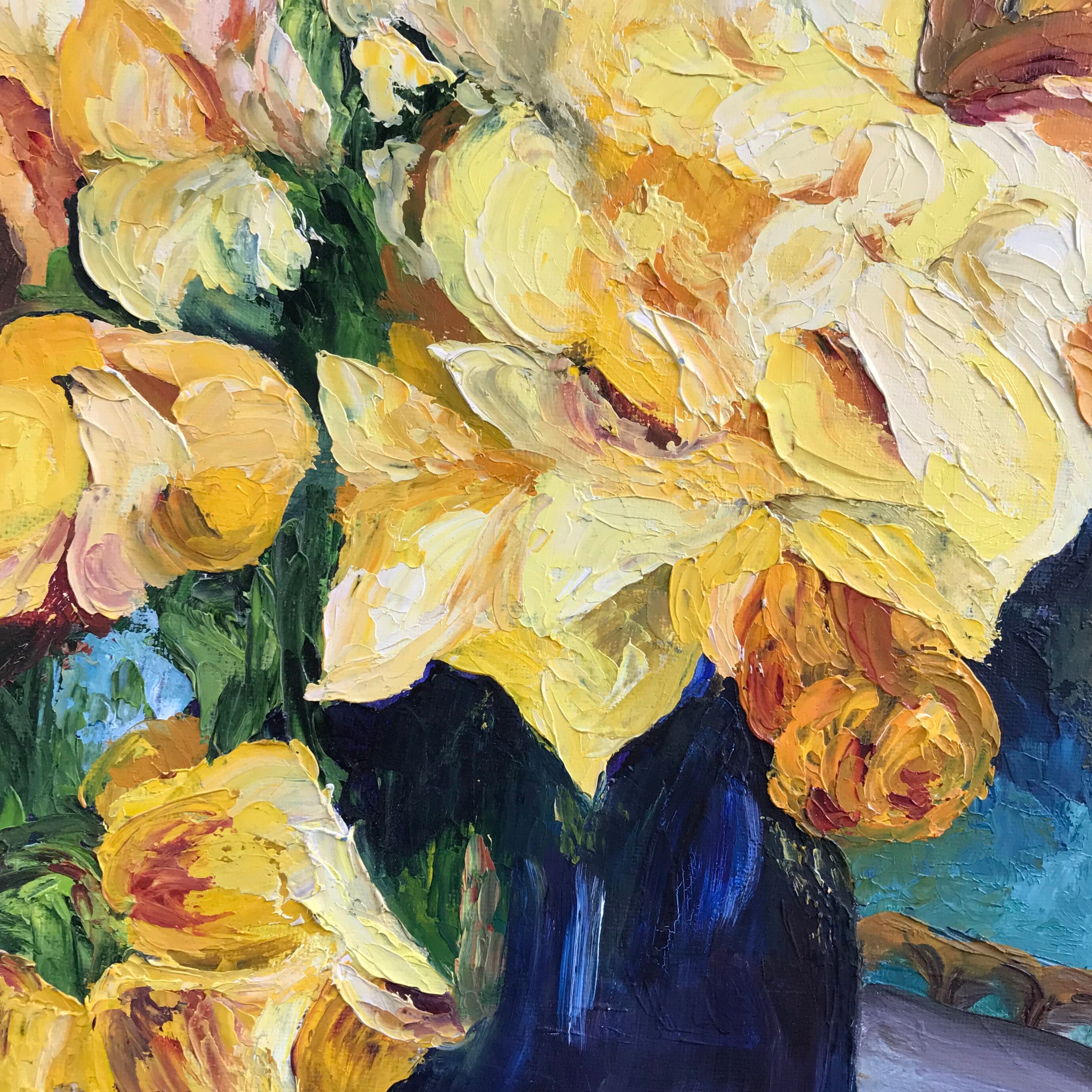 Table bouquet of yellow roses