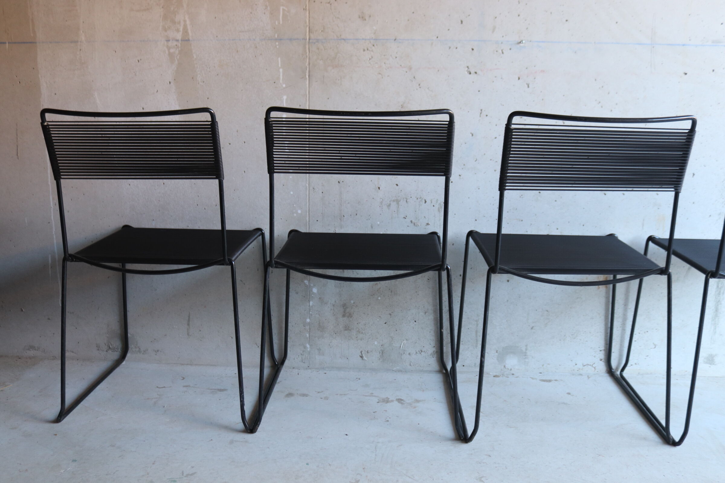 Set de 4 chaises noires Spaghetti Giandomenico Belotti