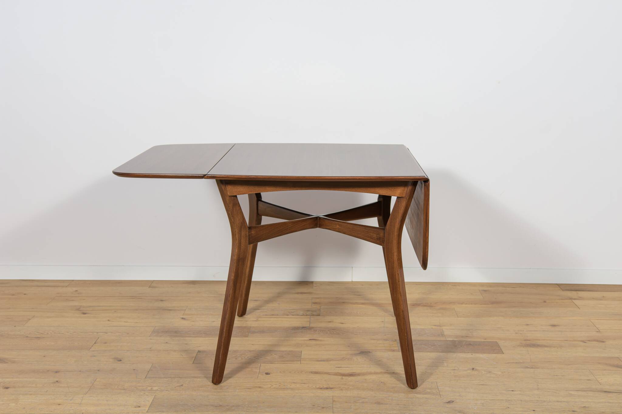 Table à manger papillon des années 50 de G-Plan, Royaume-Uni.