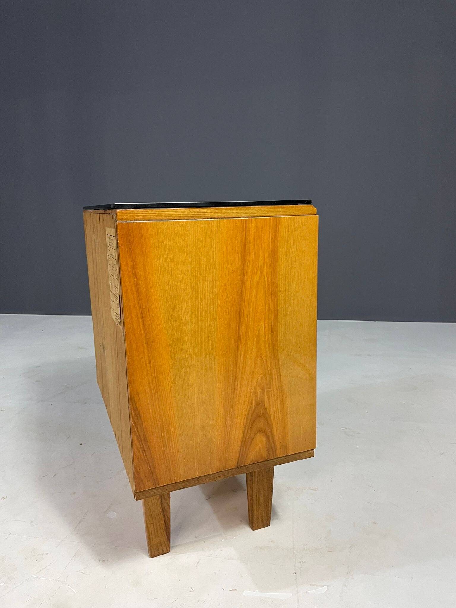 Tables de nuit vintage par Nový Domov, Tchécoslovaquie, 1970 - Set de 2