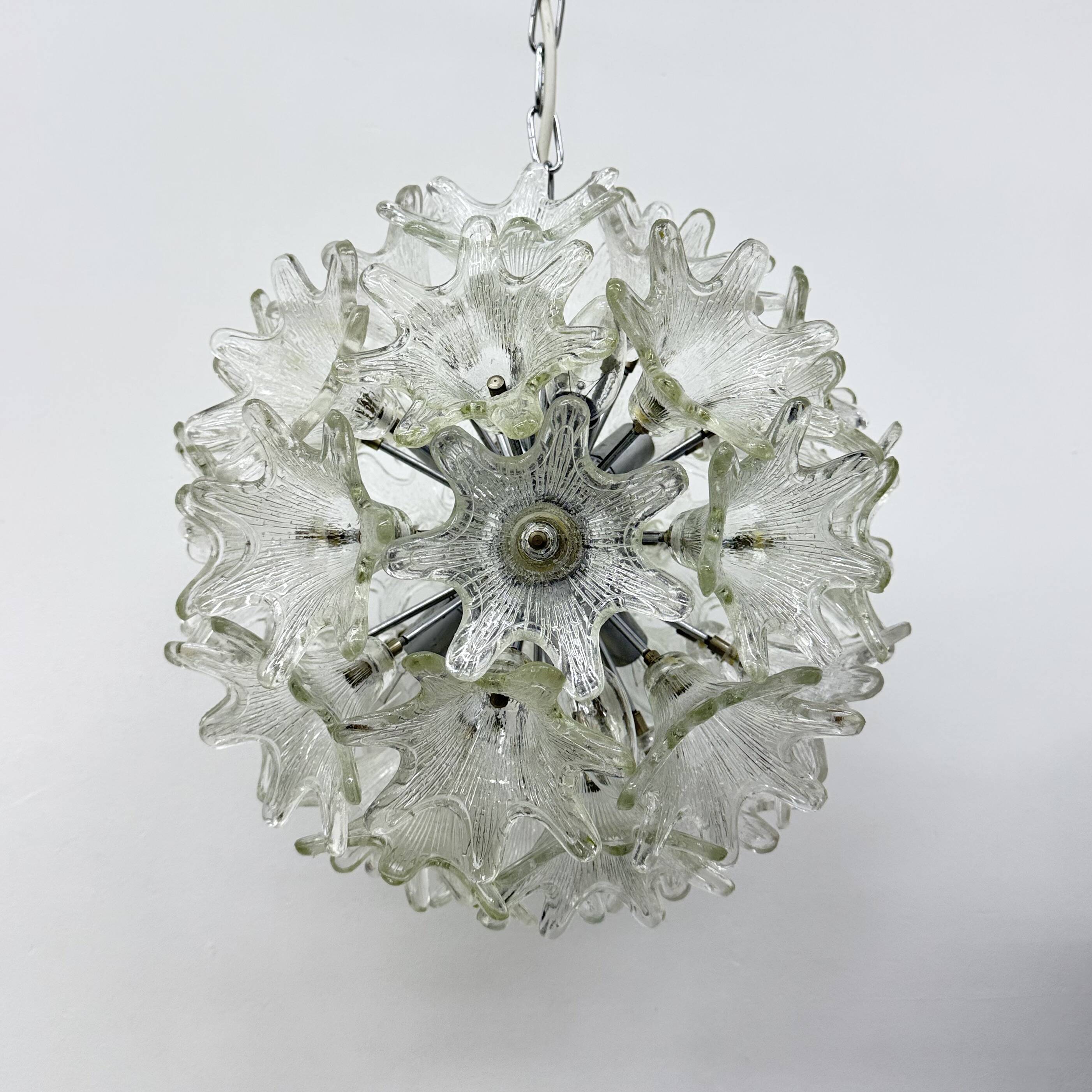 Spectacular Murano glass flower chandelier by Venini for VeArt, Italy 1970s