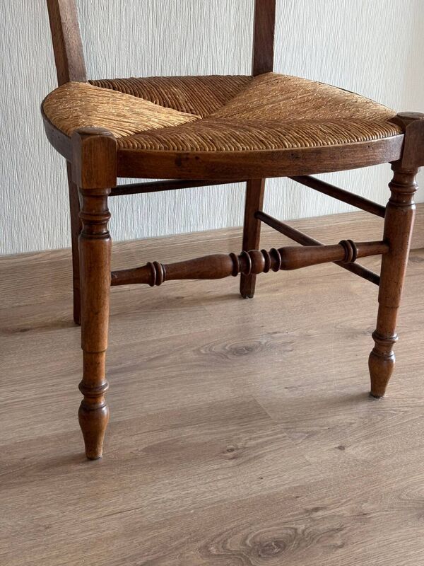 Chaise basse « nourrice » paillée vintage