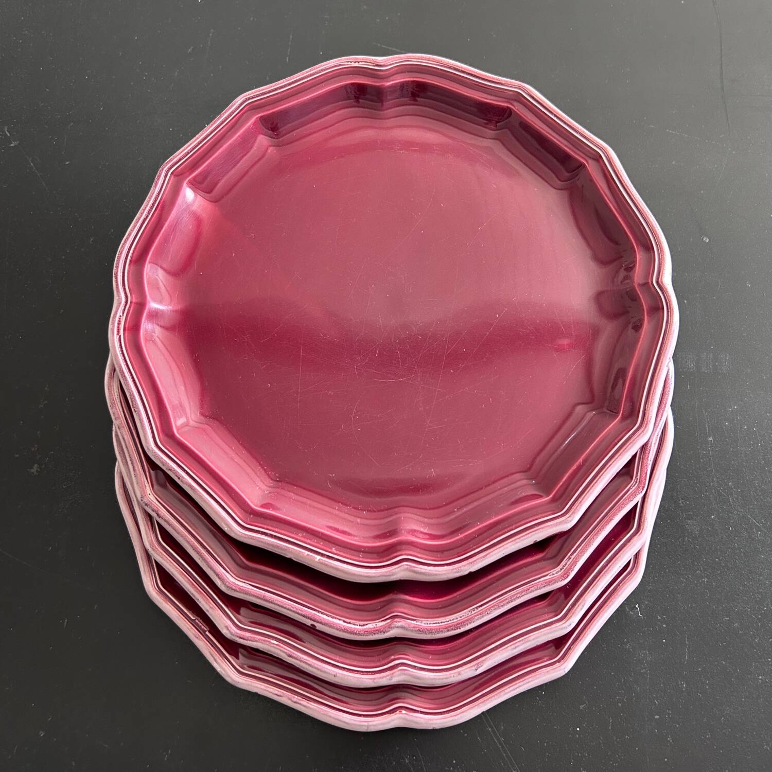 Service de 4 assiettes provençales bordeaux