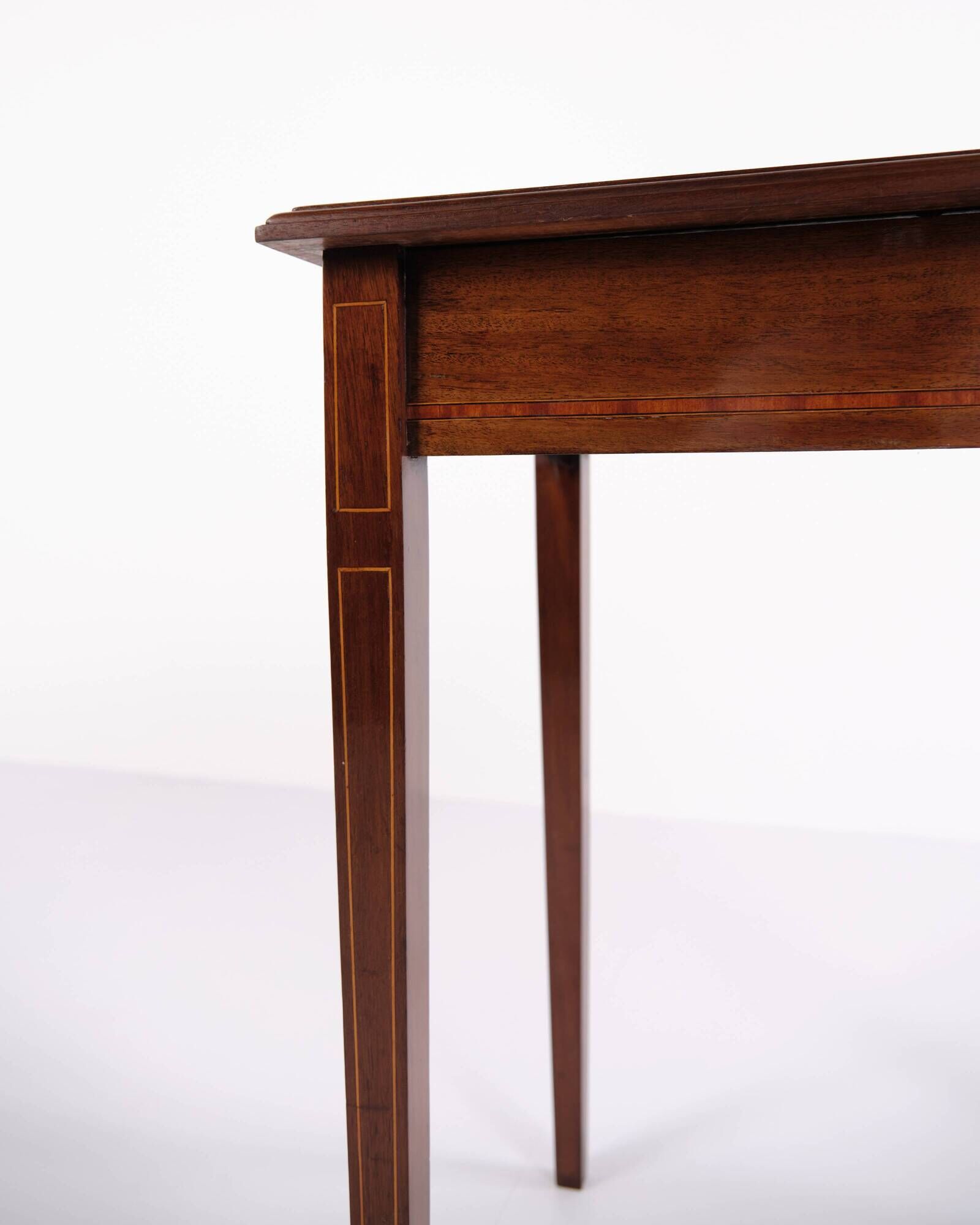 Side table - Hand polished - Decorated with fruit wood inlay - Crafted in mahogany - 1920s