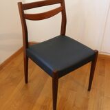 4 Scandinavian chairs in wood and faux leather, 1970.