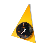 Pendule Kiple triangulaire jaune en formica années 7 horloge vintage pendule vintage made in france