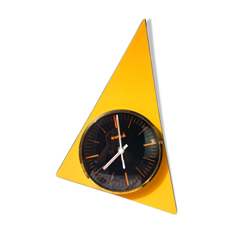 Pendule Kiple triangulaire jaune en formica années 7 horloge vintage pendule vintage made in france