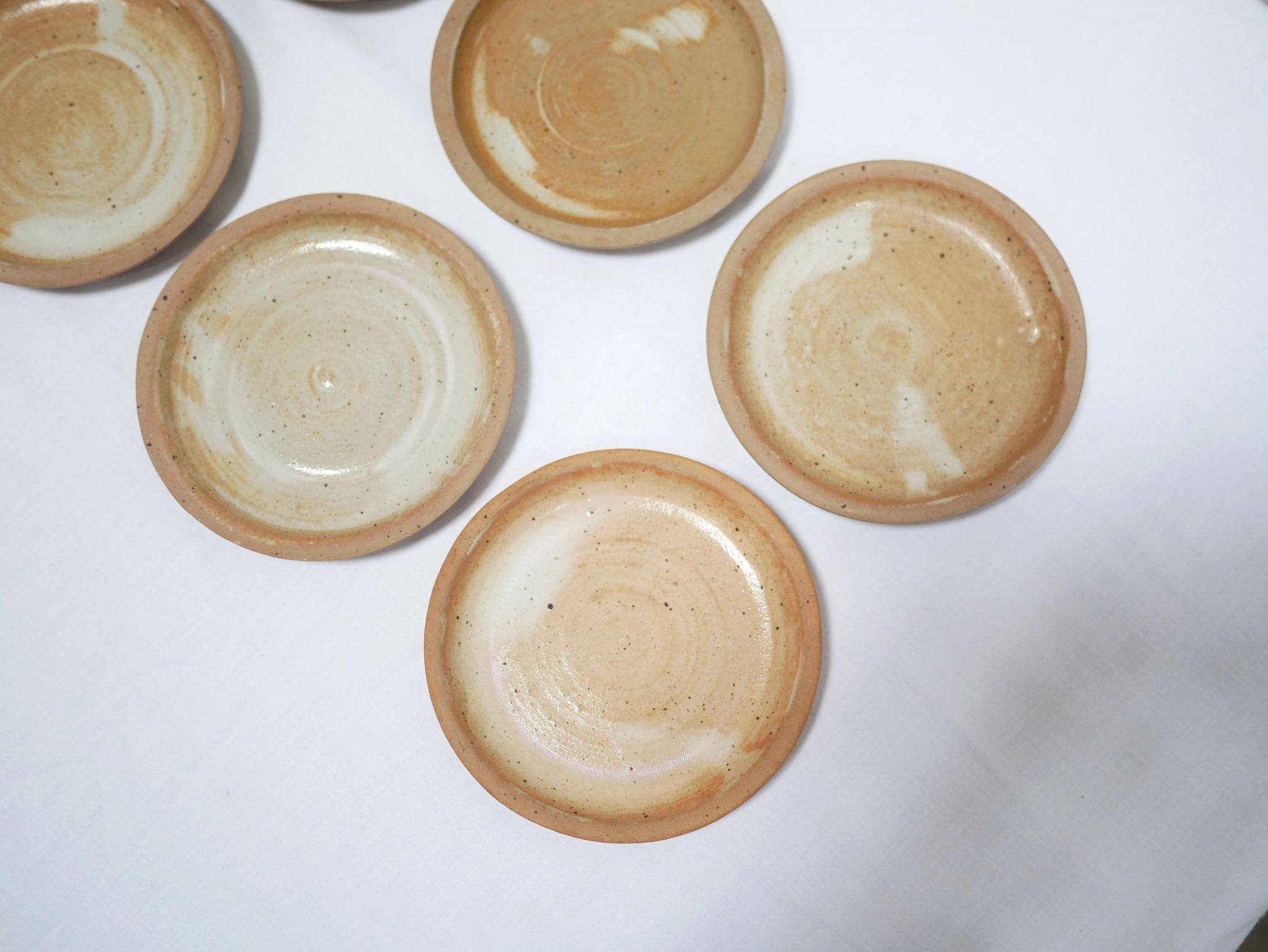 Série de 8 tasses et sous tasses vintage en grès