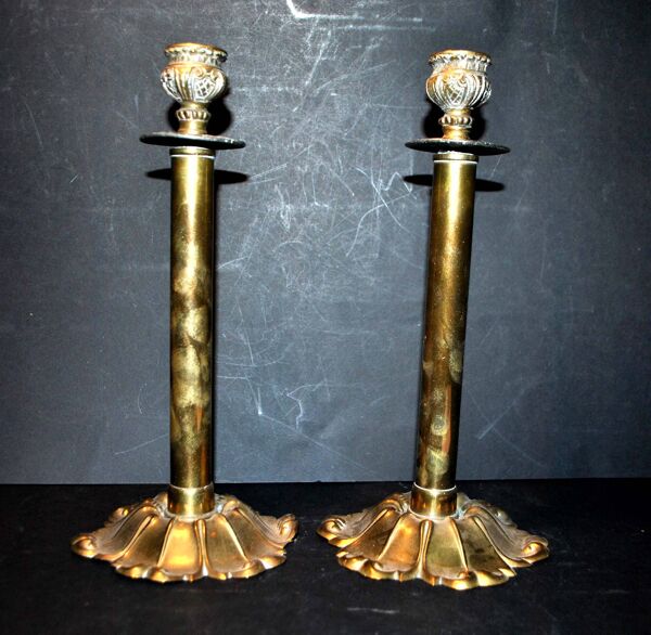 Lot de 2 Bougeoirs flambeaux anciens en laiton doré décor classique