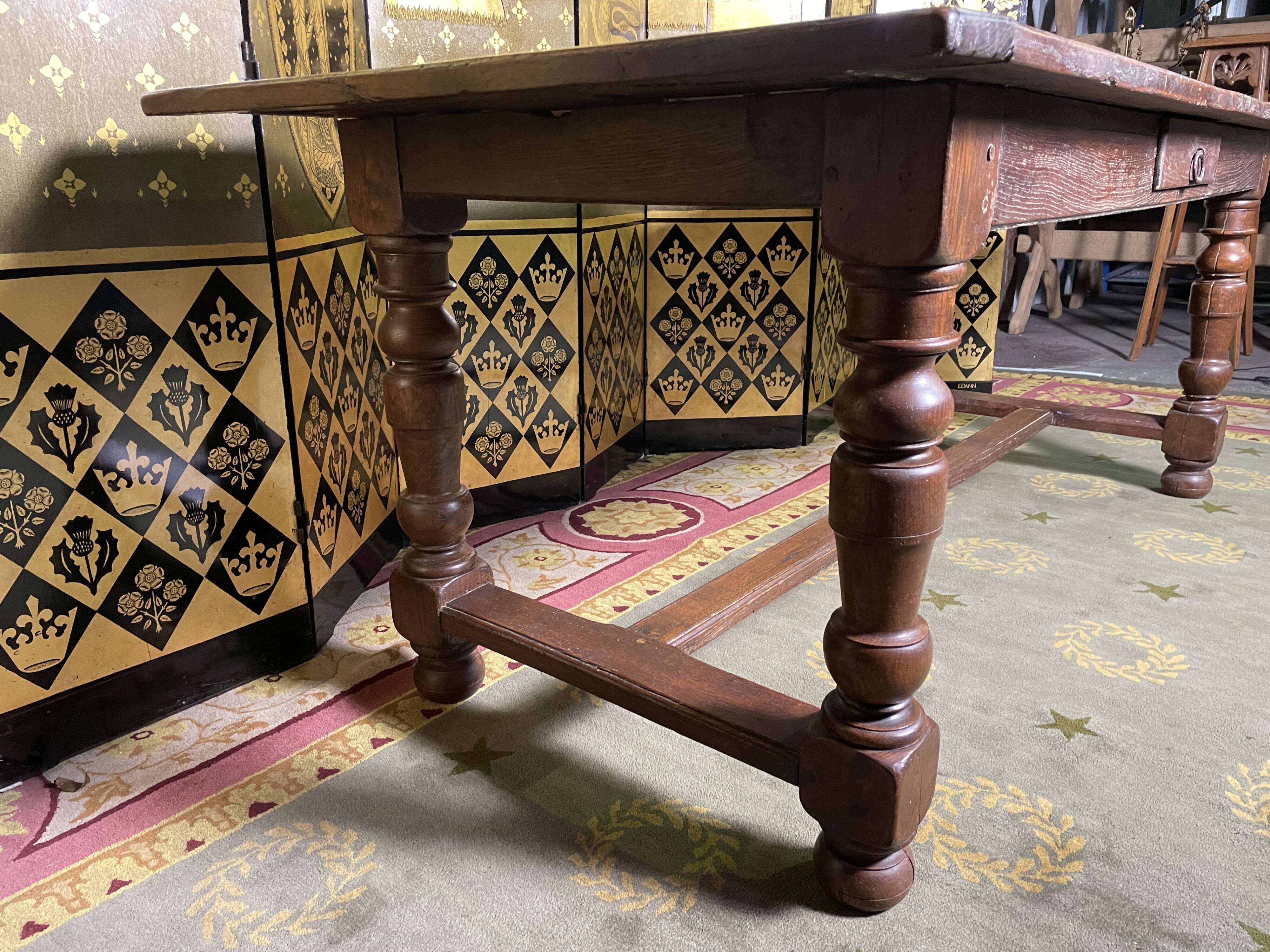 Table de ferme en chêne Louis XIII 19eme